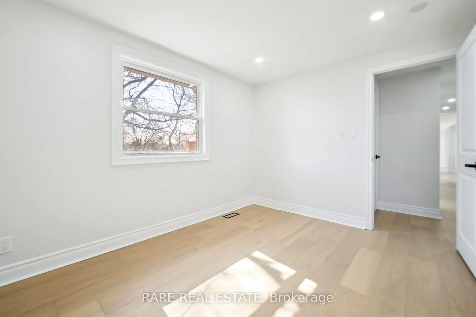 314 Laughton Crescent