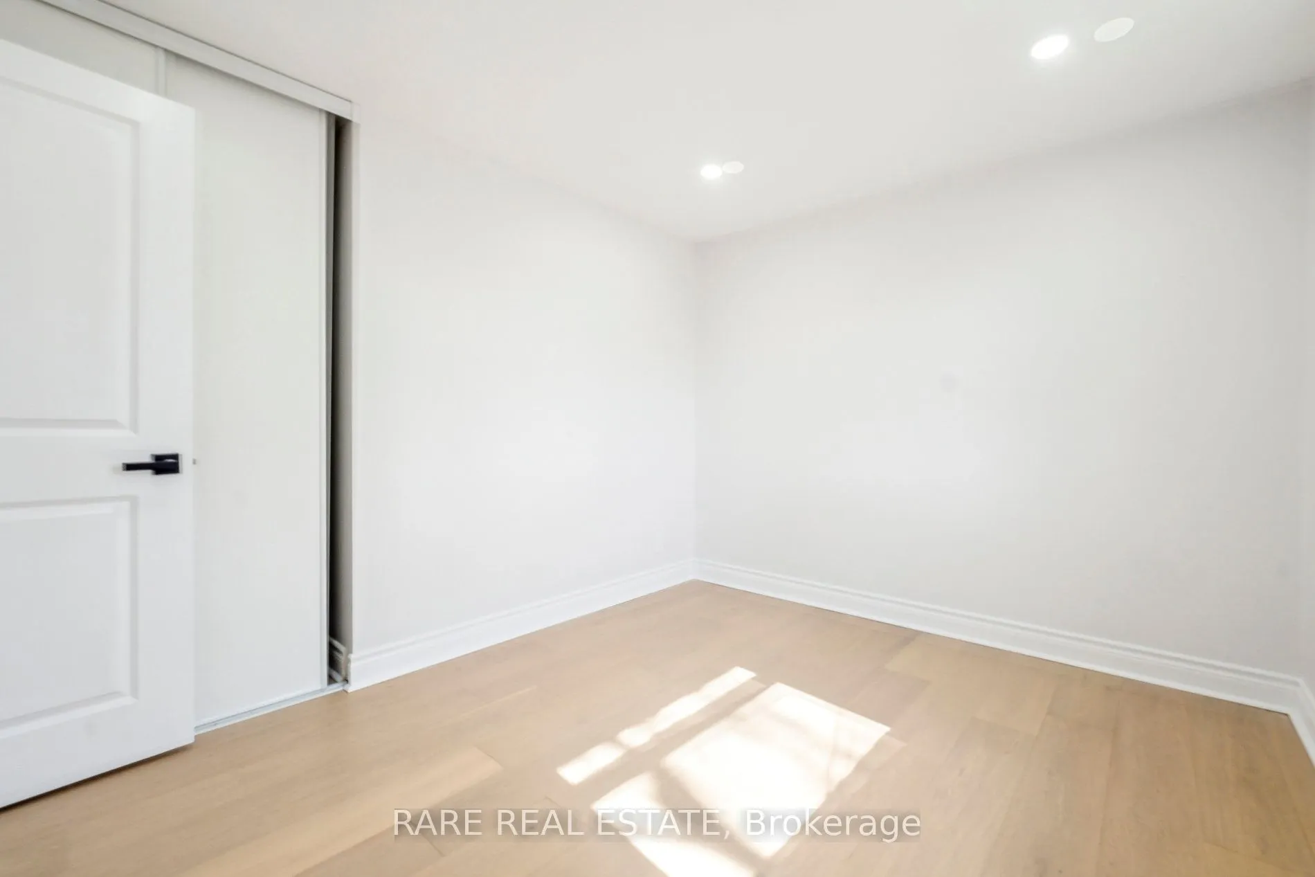 314 Laughton Crescent