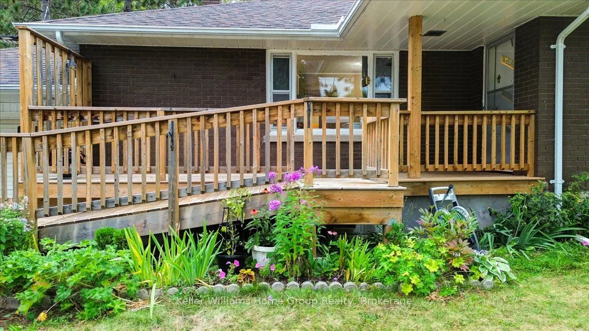 2 EASTON Avenue