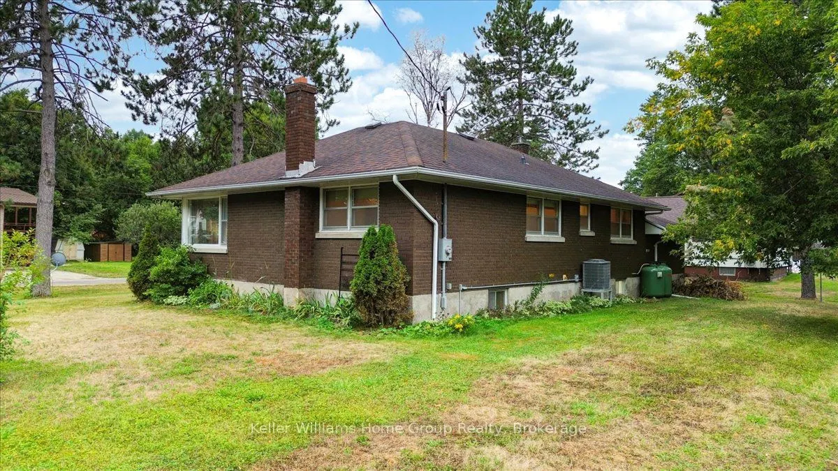 2 EASTON Avenue