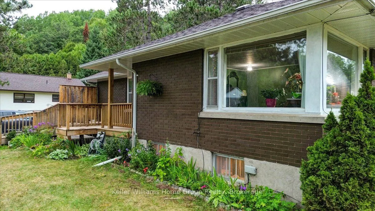 2 EASTON Avenue