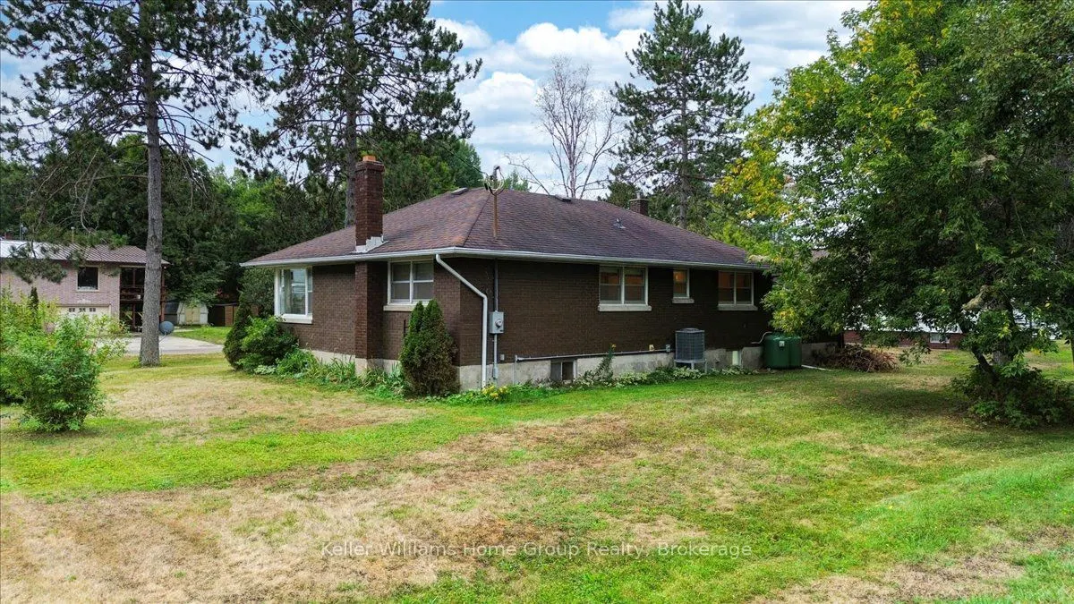 2 EASTON Avenue
