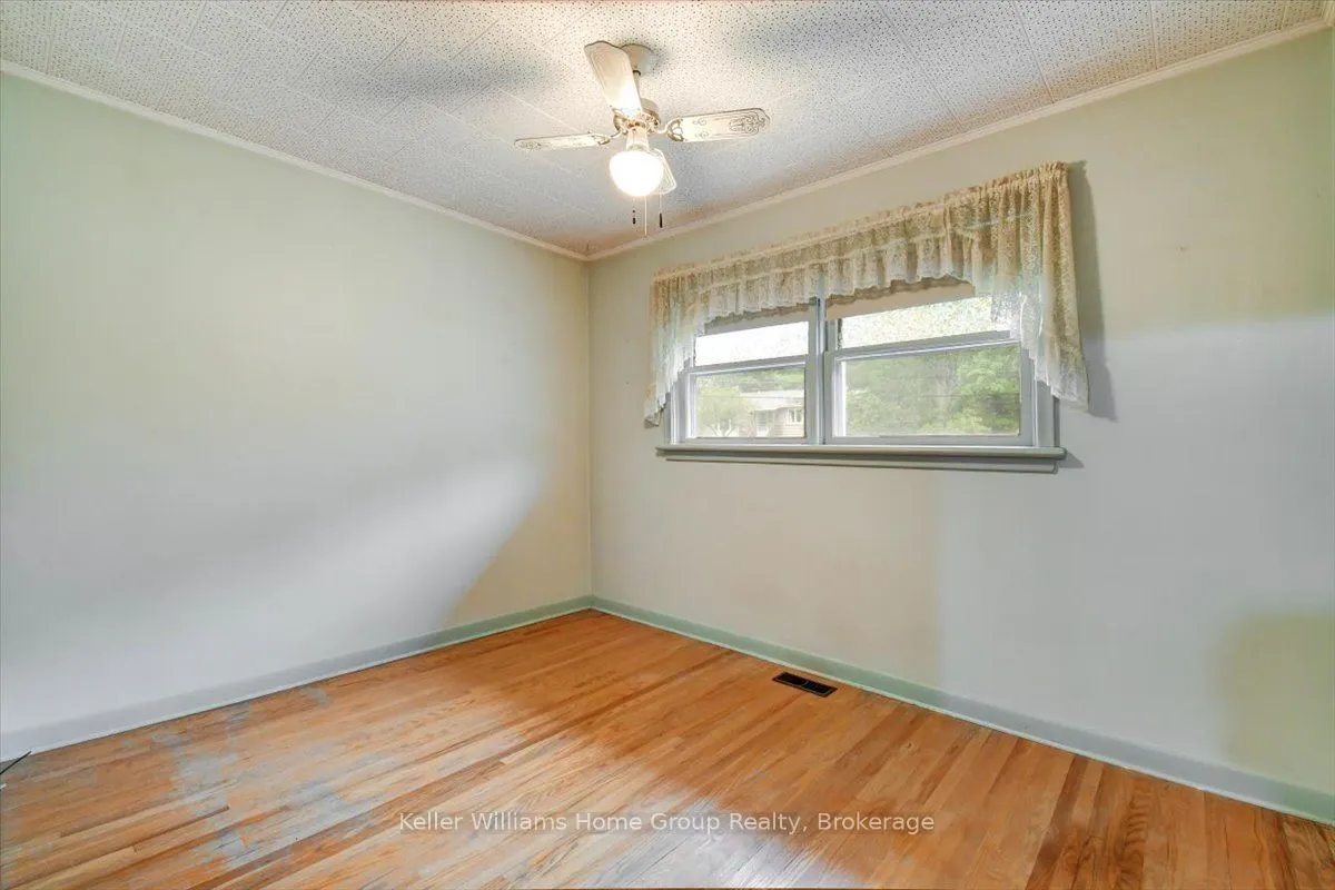 2 EASTON Avenue