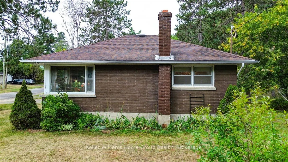 2 EASTON Avenue