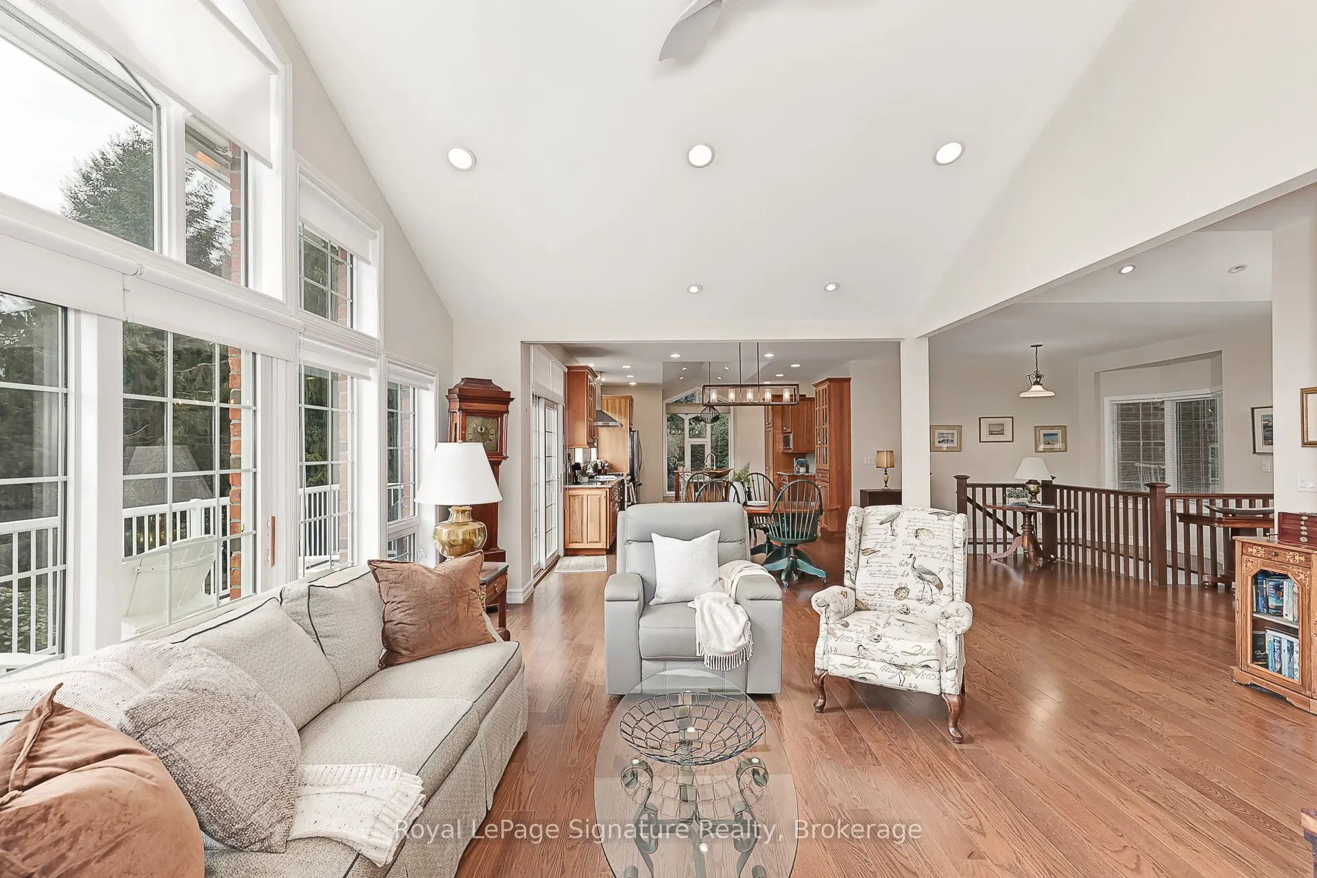 180 Russell Street E