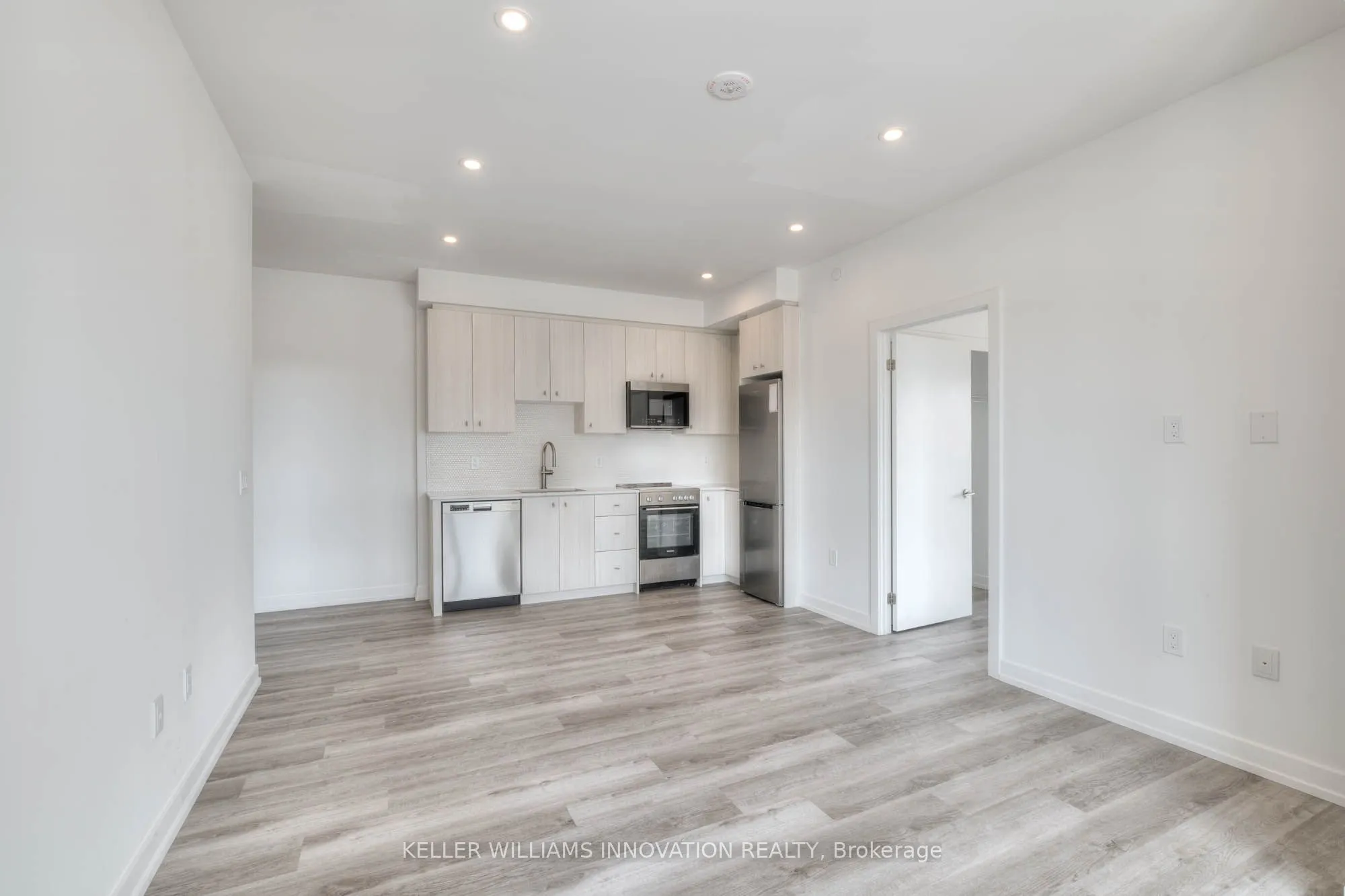 5 wellington Street S, #1012
