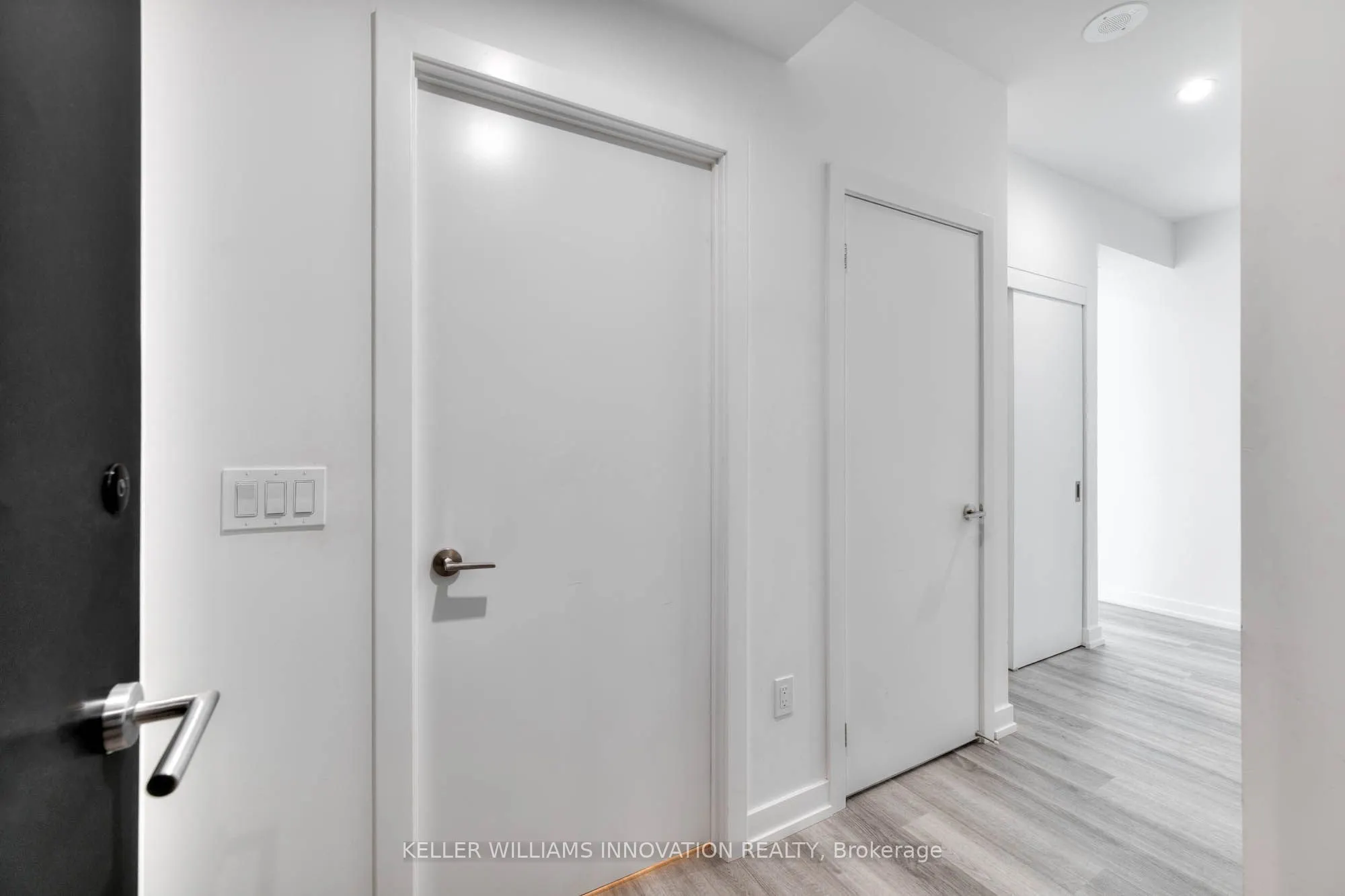 5 wellington Street S, #1012