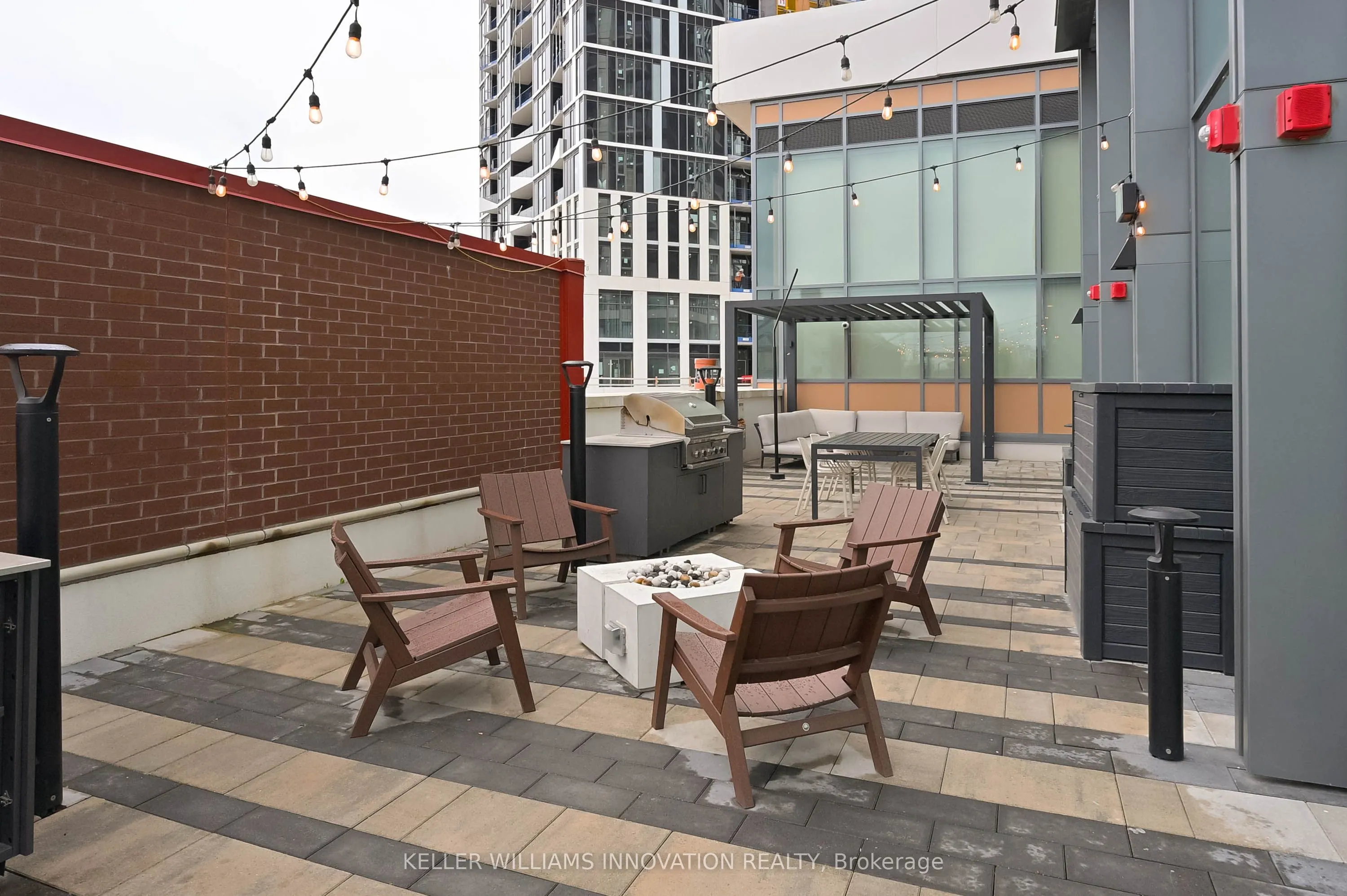 5 wellington Street S, #1012
