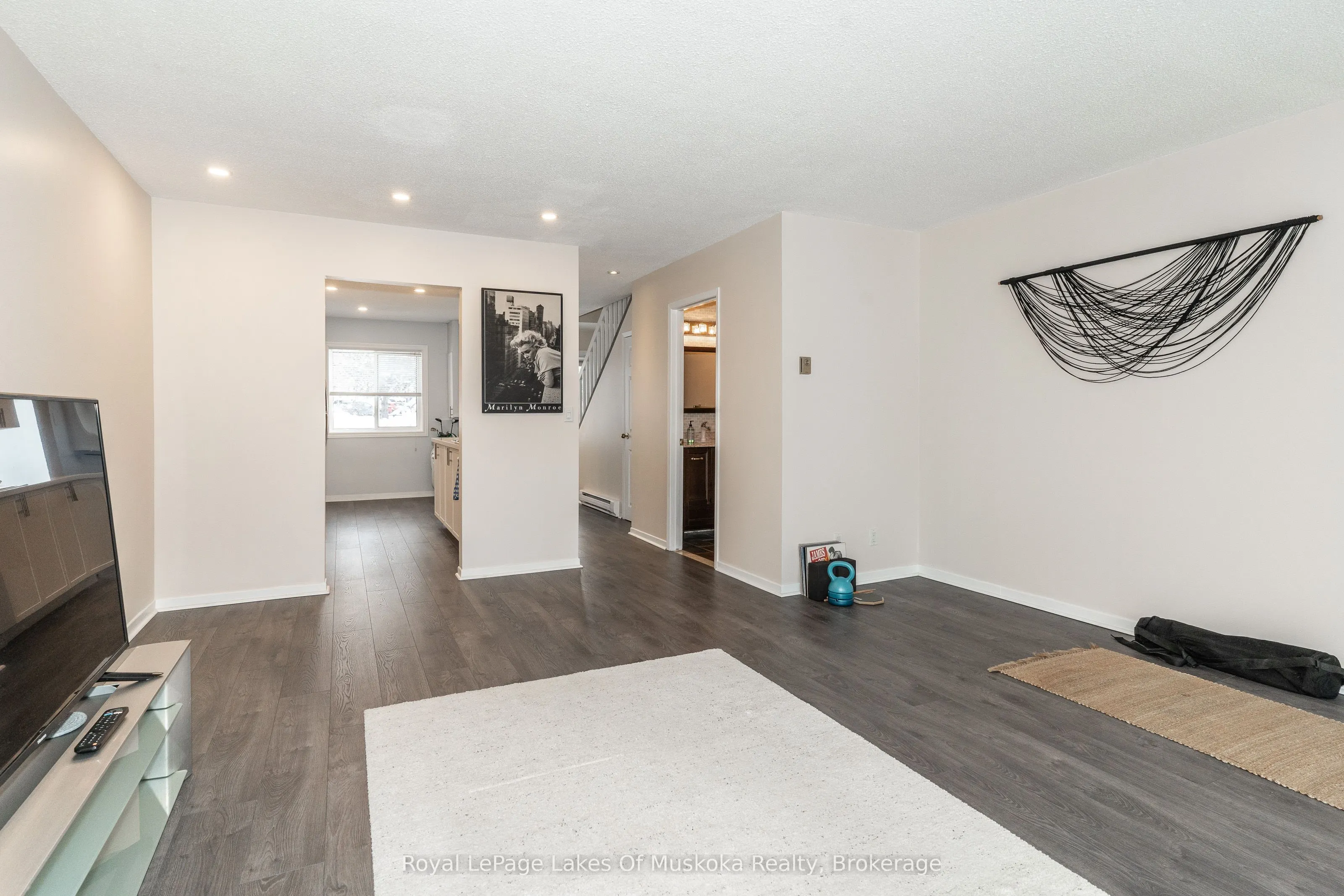 142 Ecclestone Drive, #10