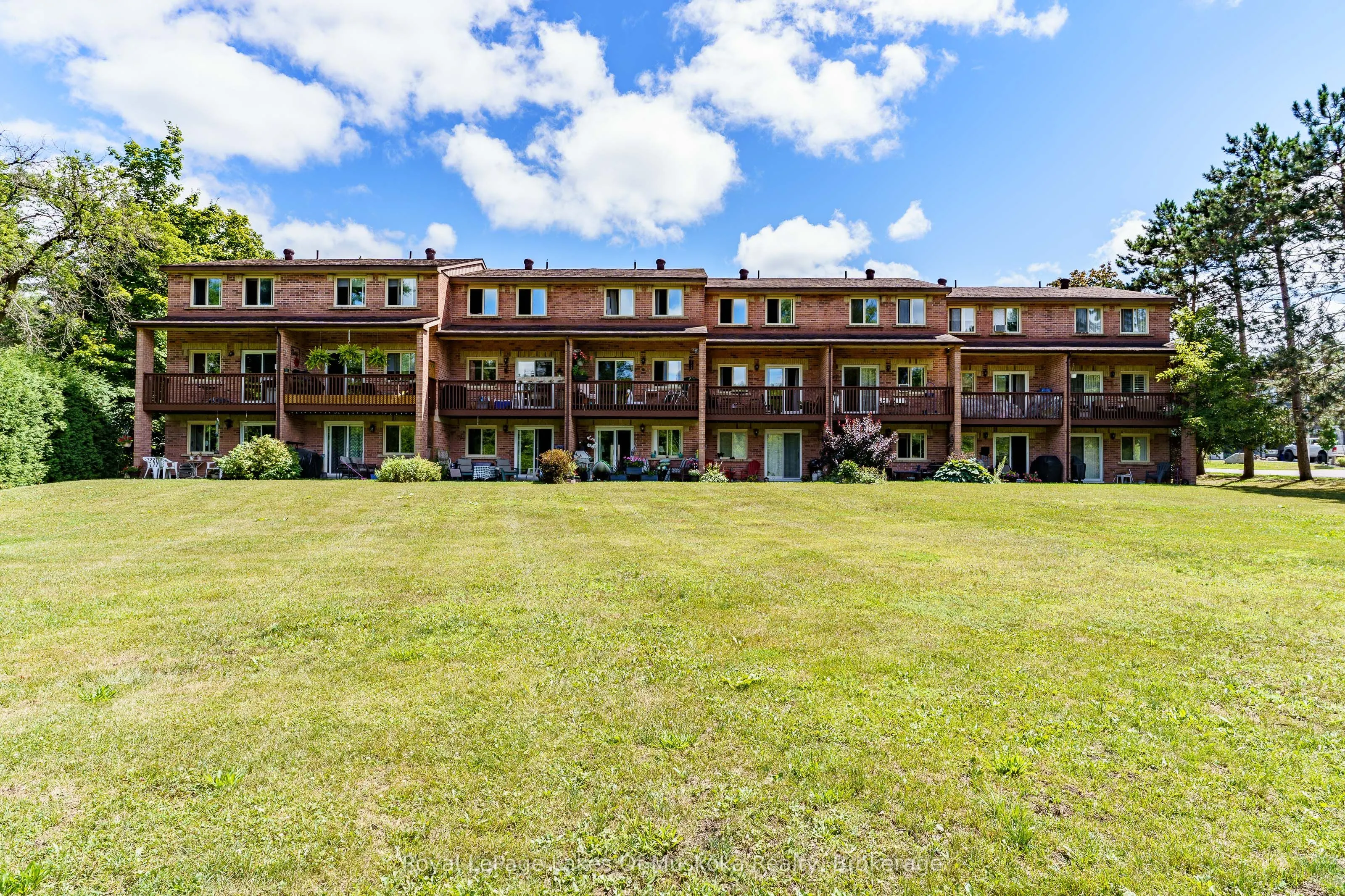 142 Ecclestone Drive, #10