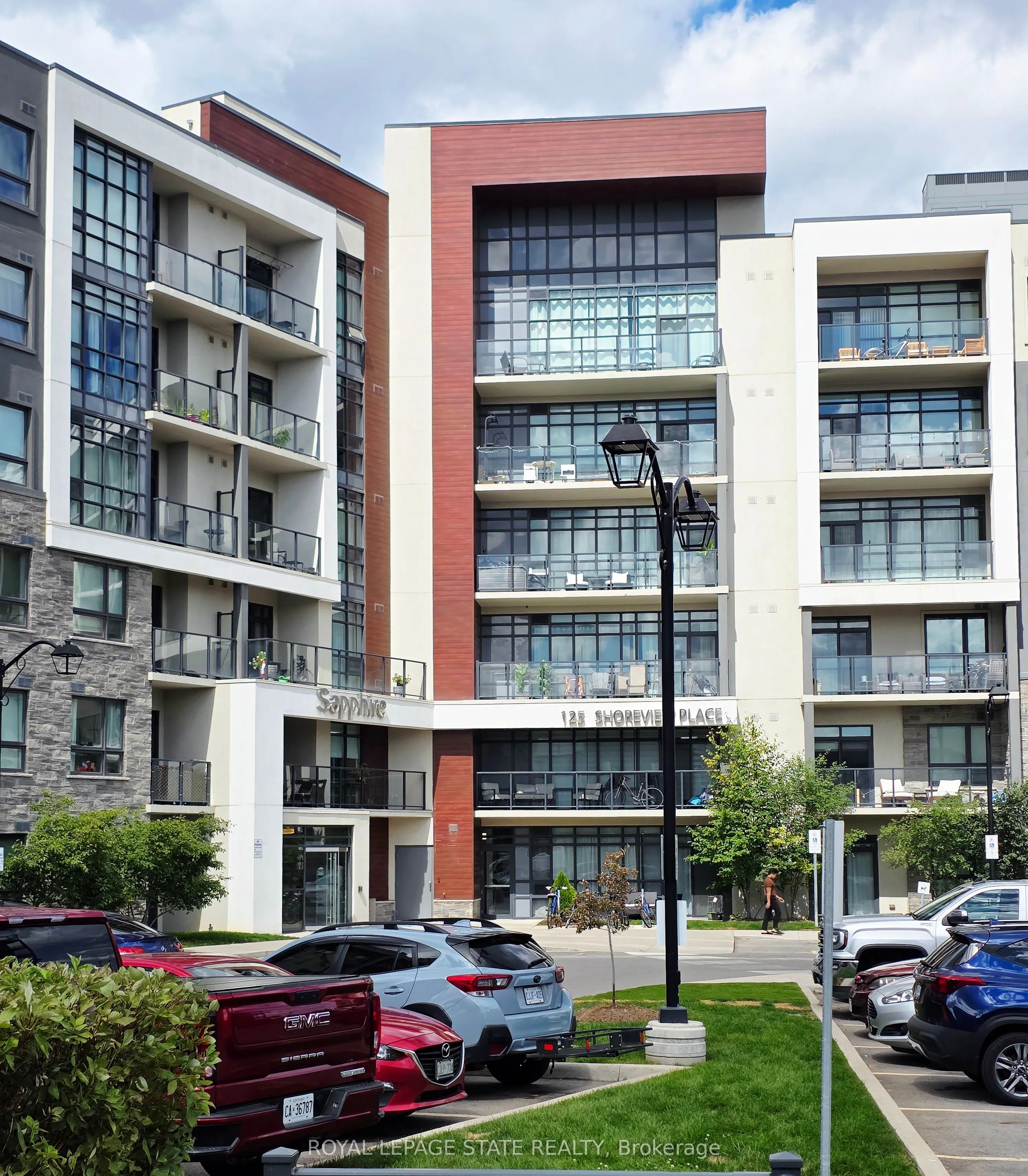 125 Shoreview Place, #307