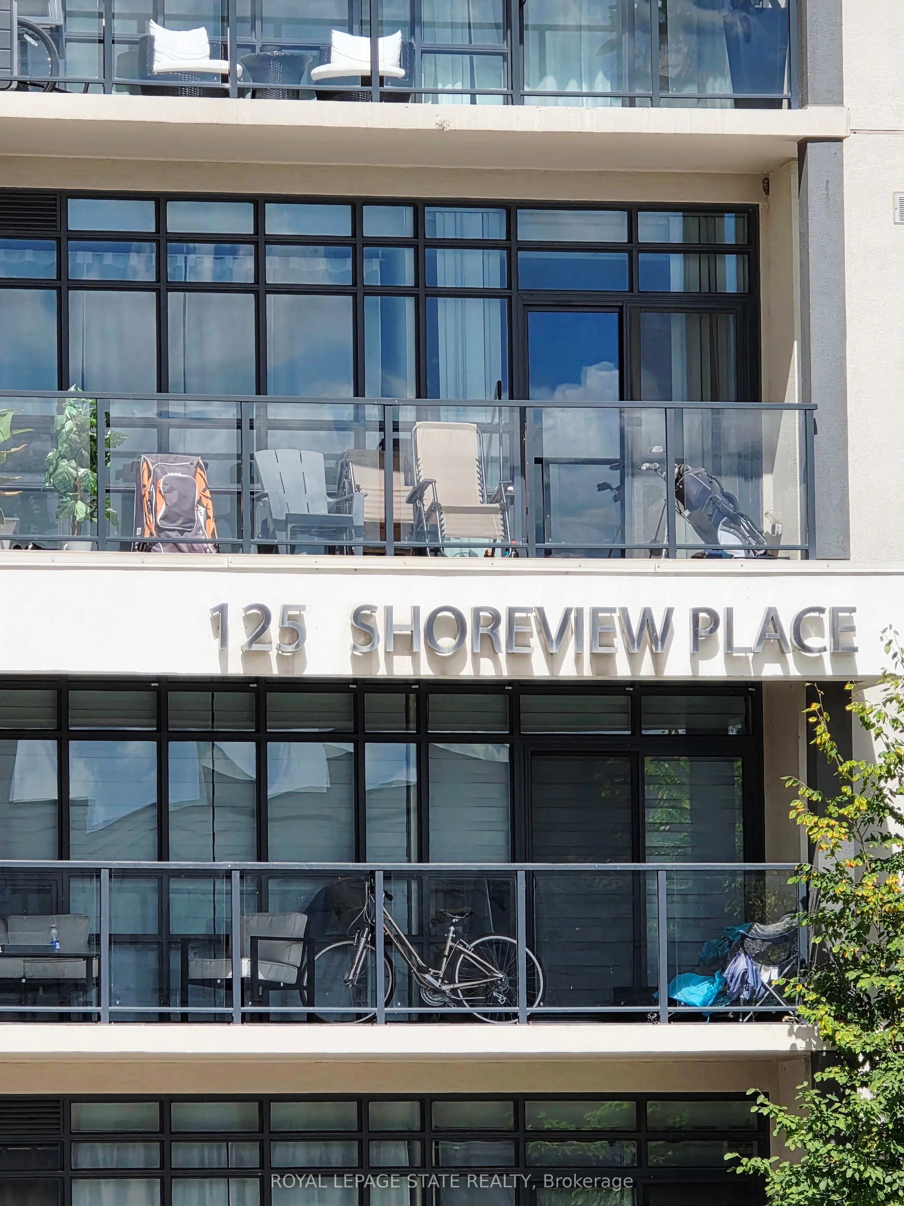 125 Shoreview Place, #307
