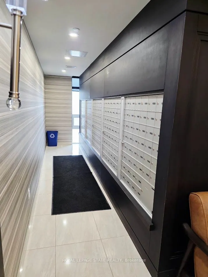 125 Shoreview Place, #307