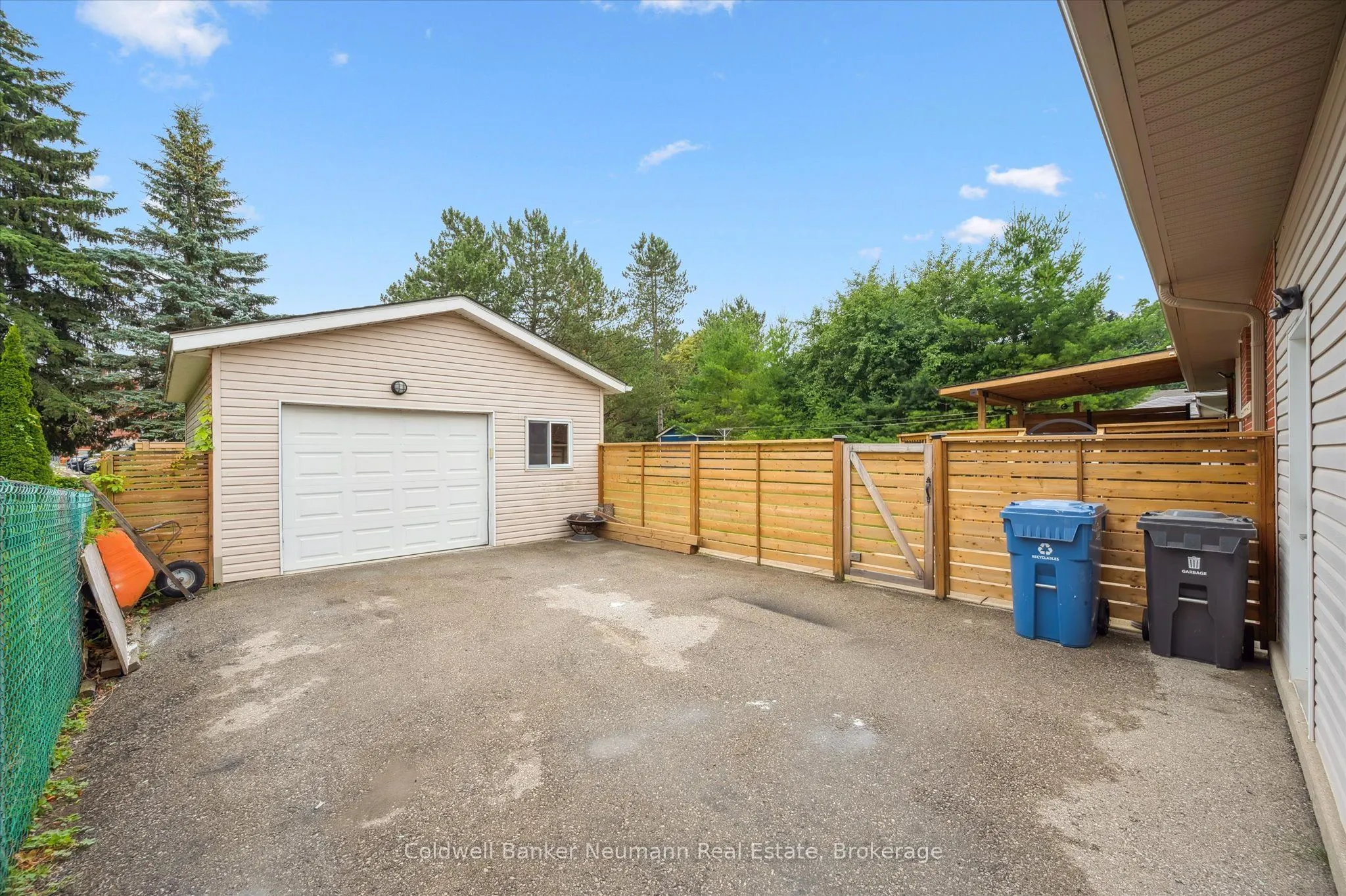 71 Pleasant Road