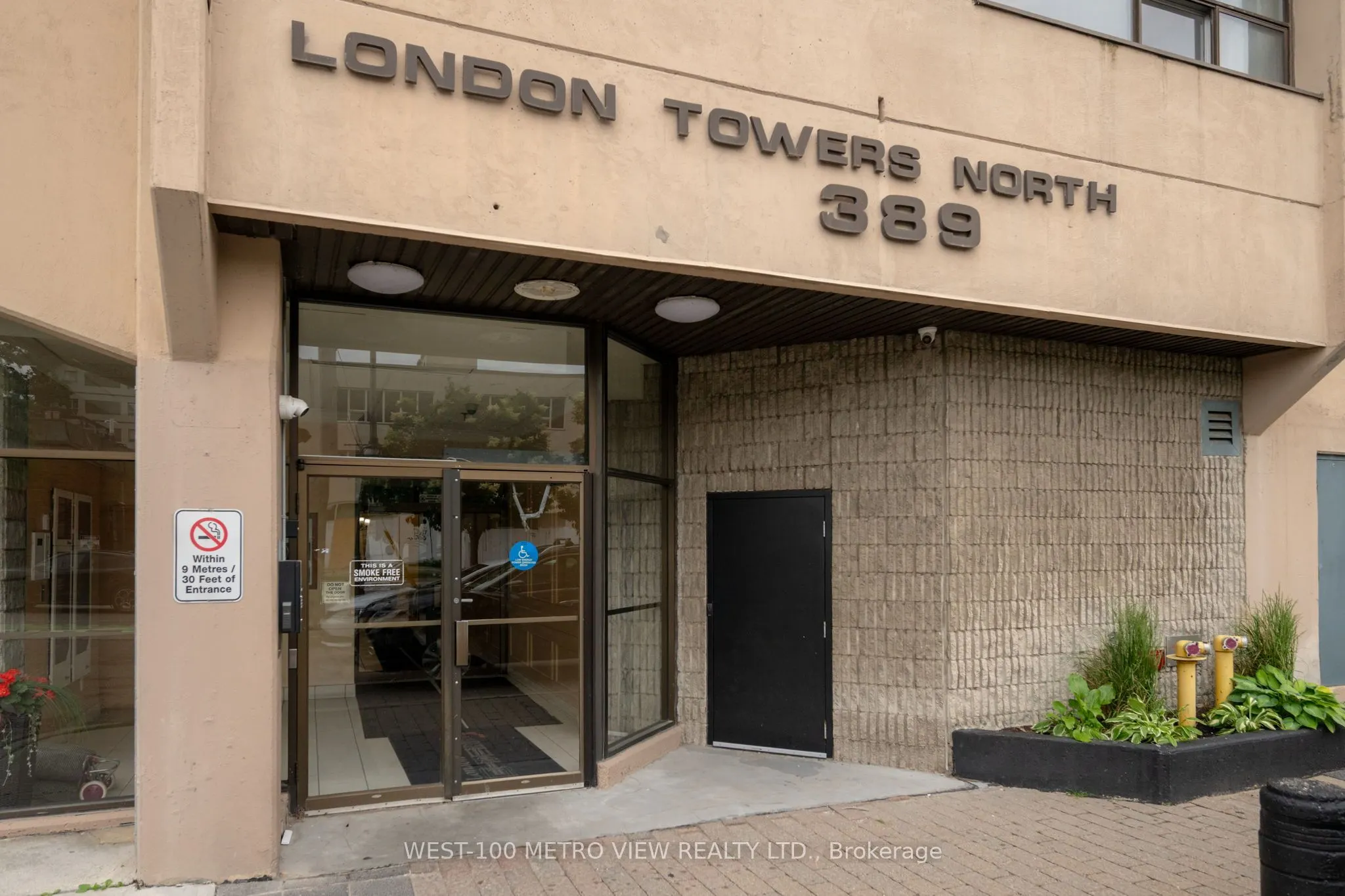 389 Dundas Street, #1602