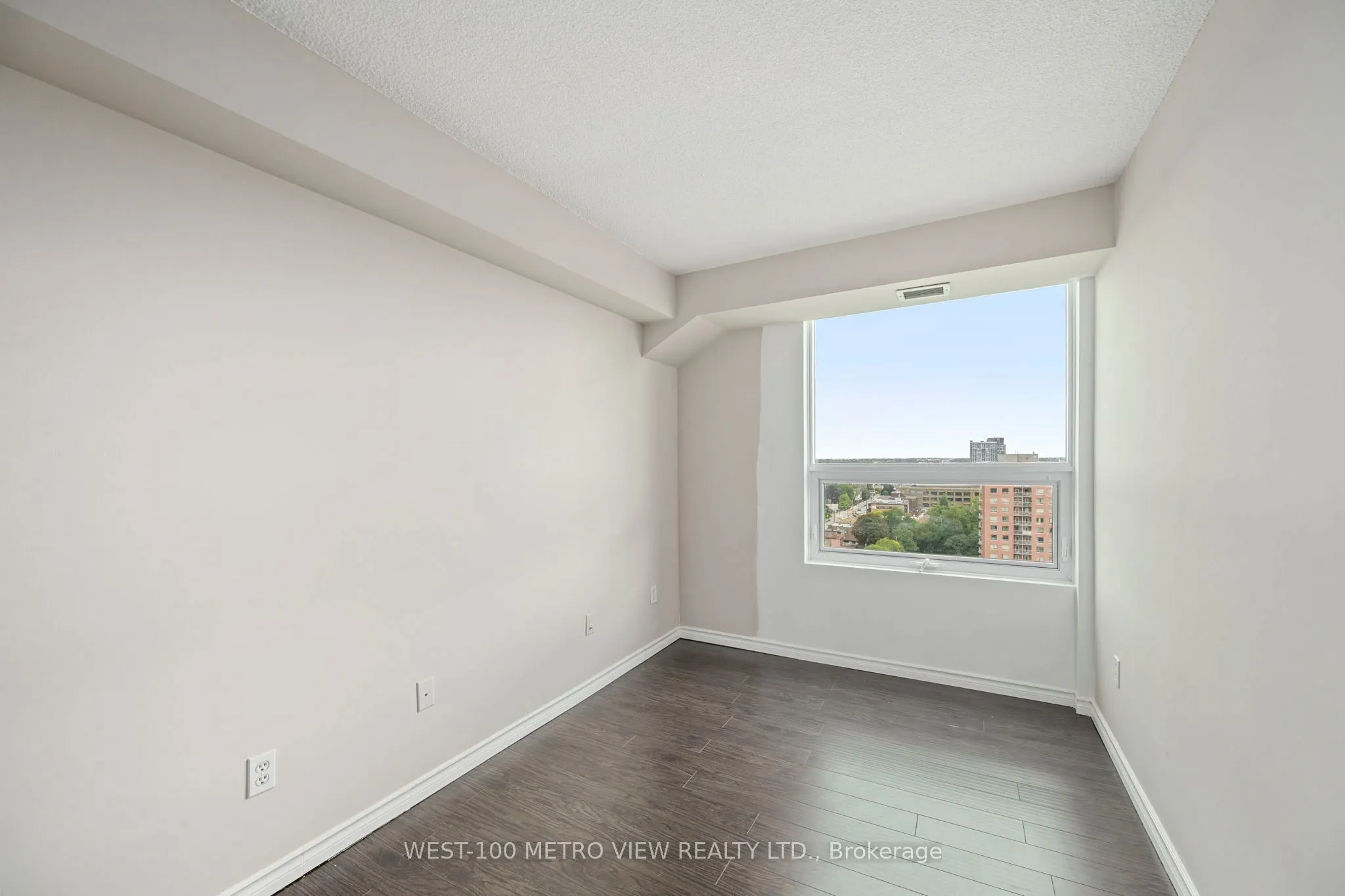 389 Dundas Street, #1602