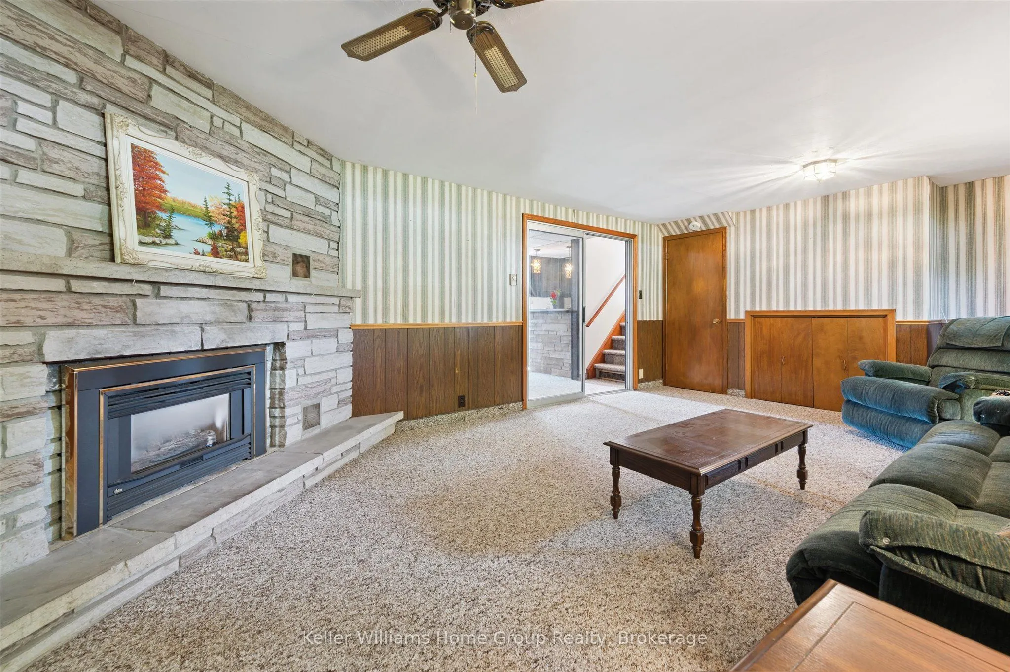 27 Peel Street E
