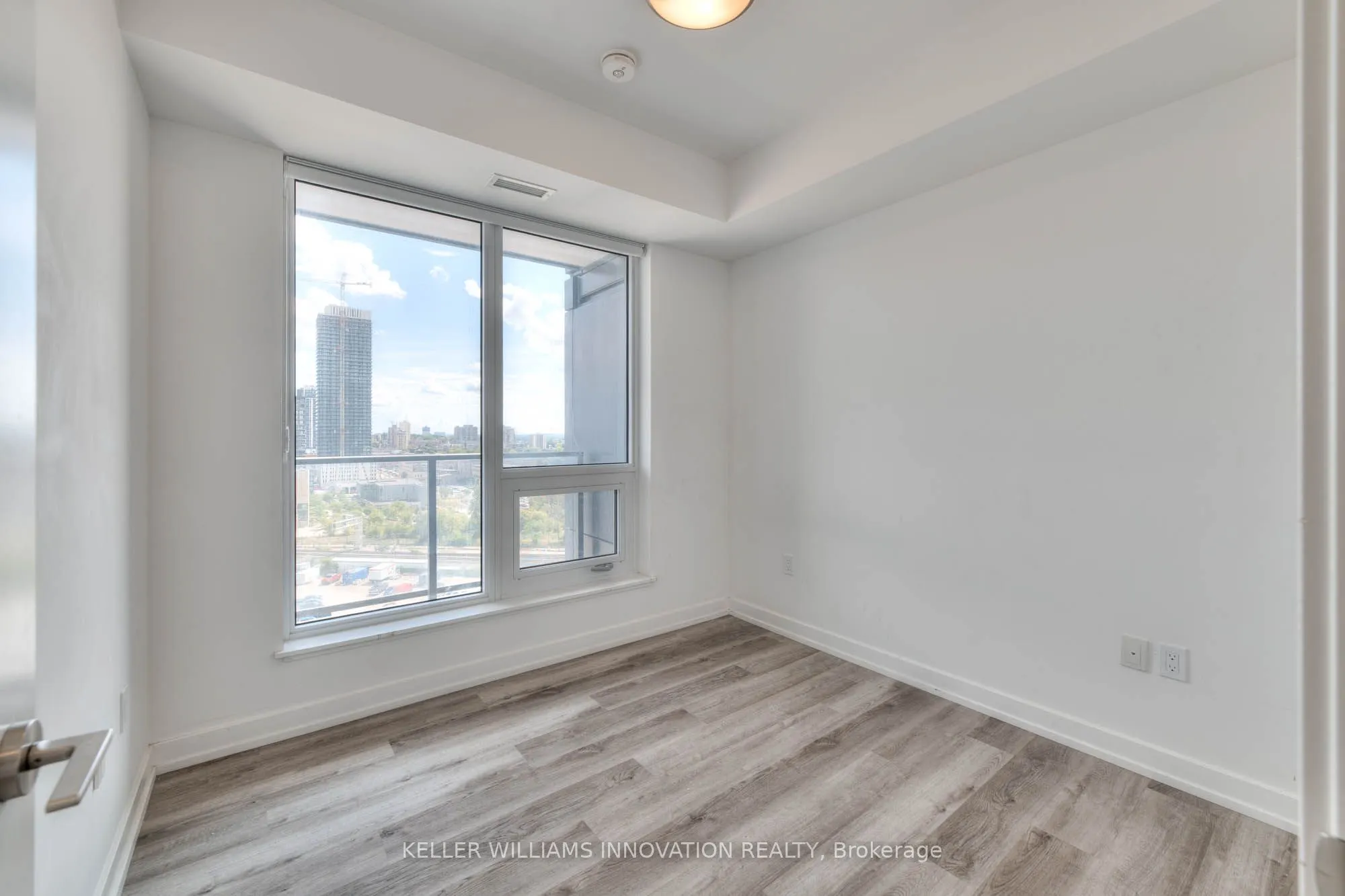 5 Wellington Street S, #1012