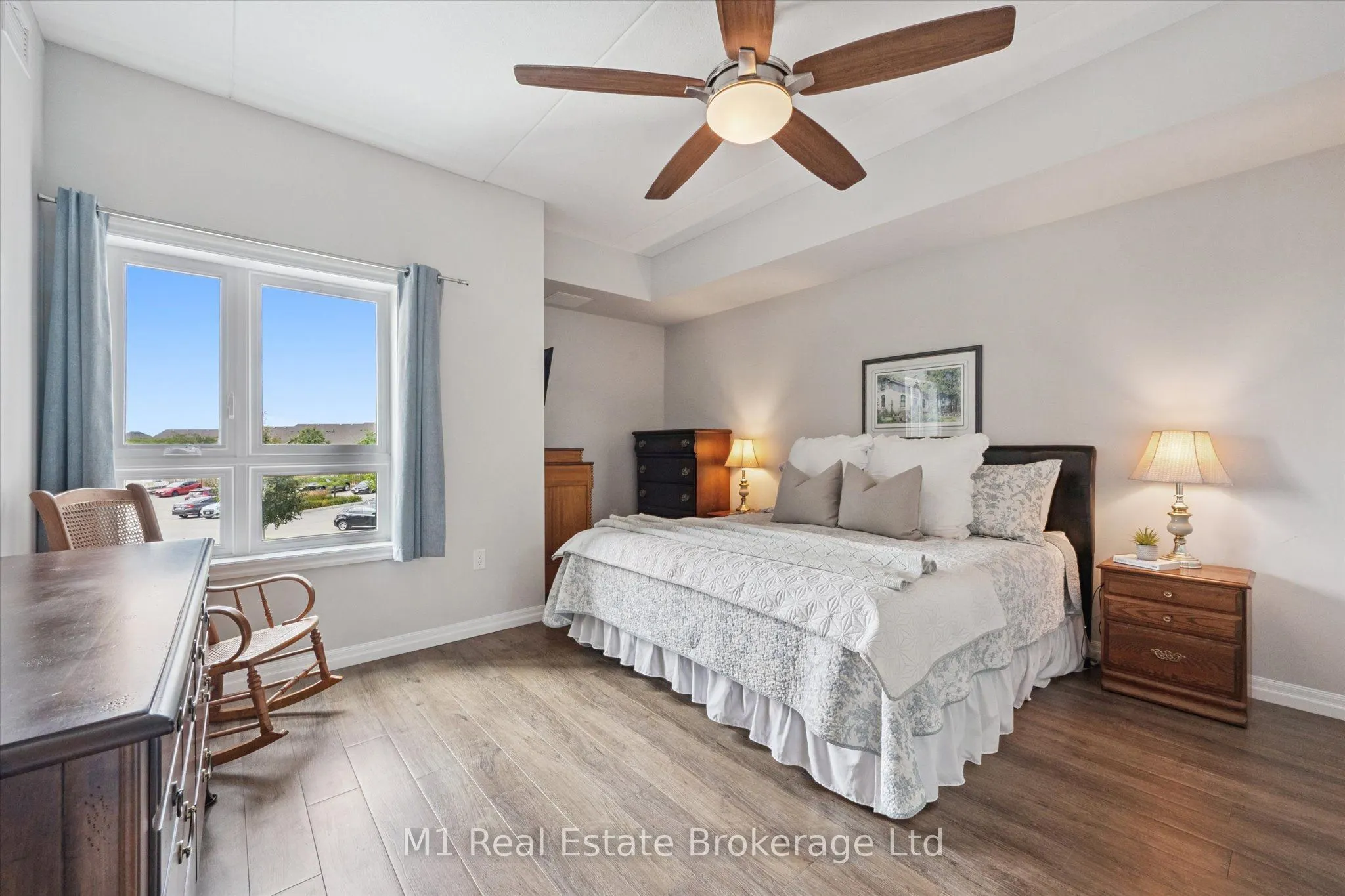 35 Kingsbury Square, #215