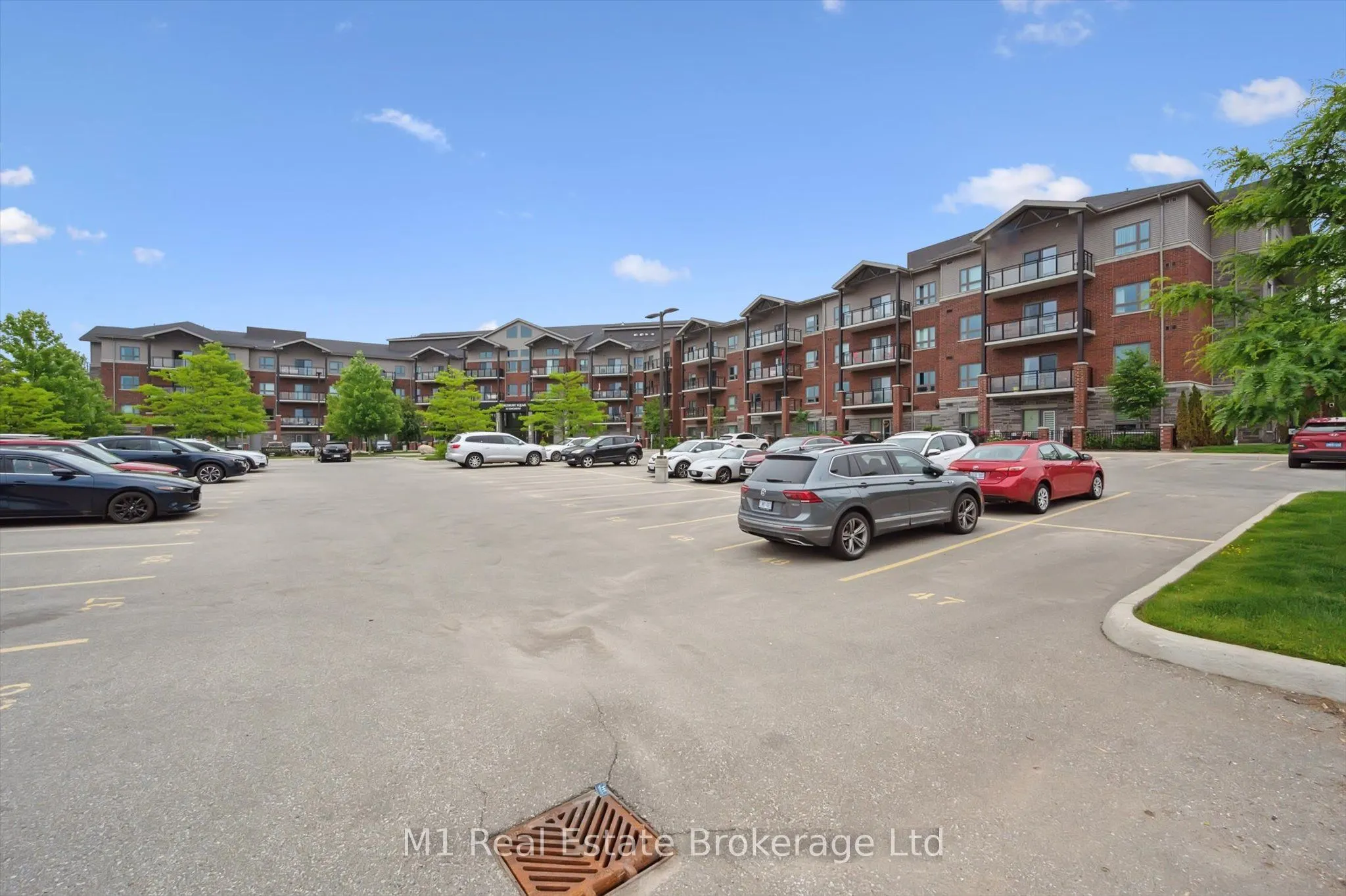 35 Kingsbury Square, #215