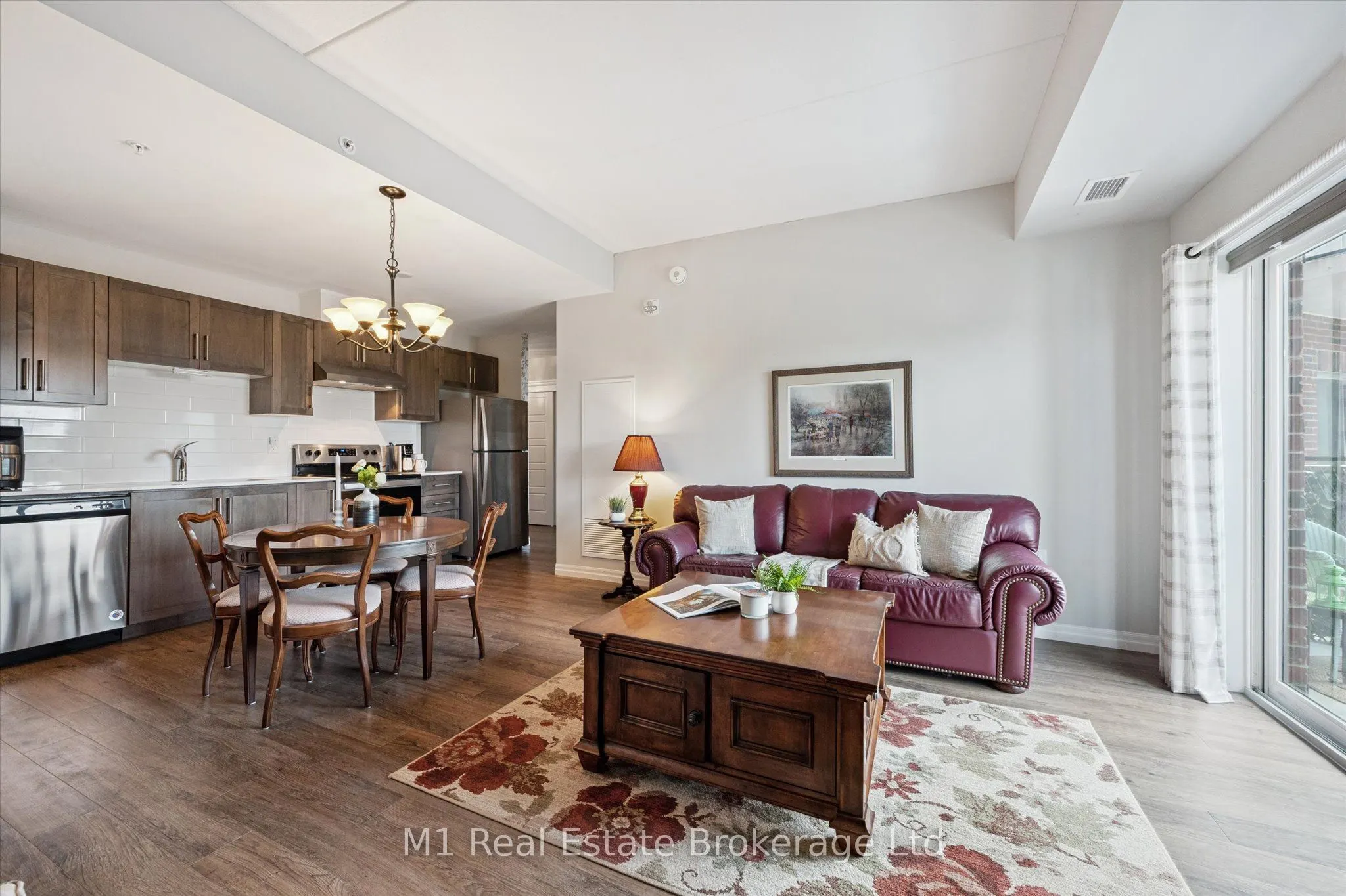 35 Kingsbury Square, #215