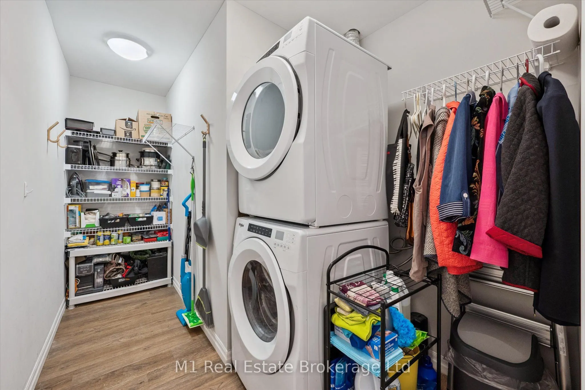35 Kingsbury Square, #215