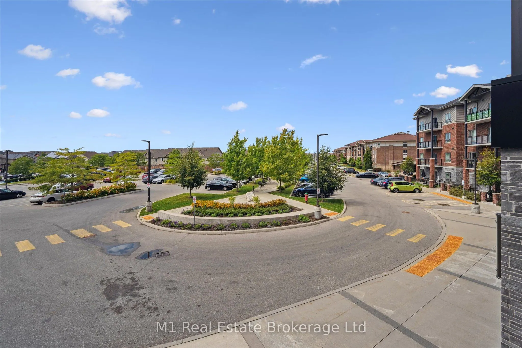 35 Kingsbury Square, #215