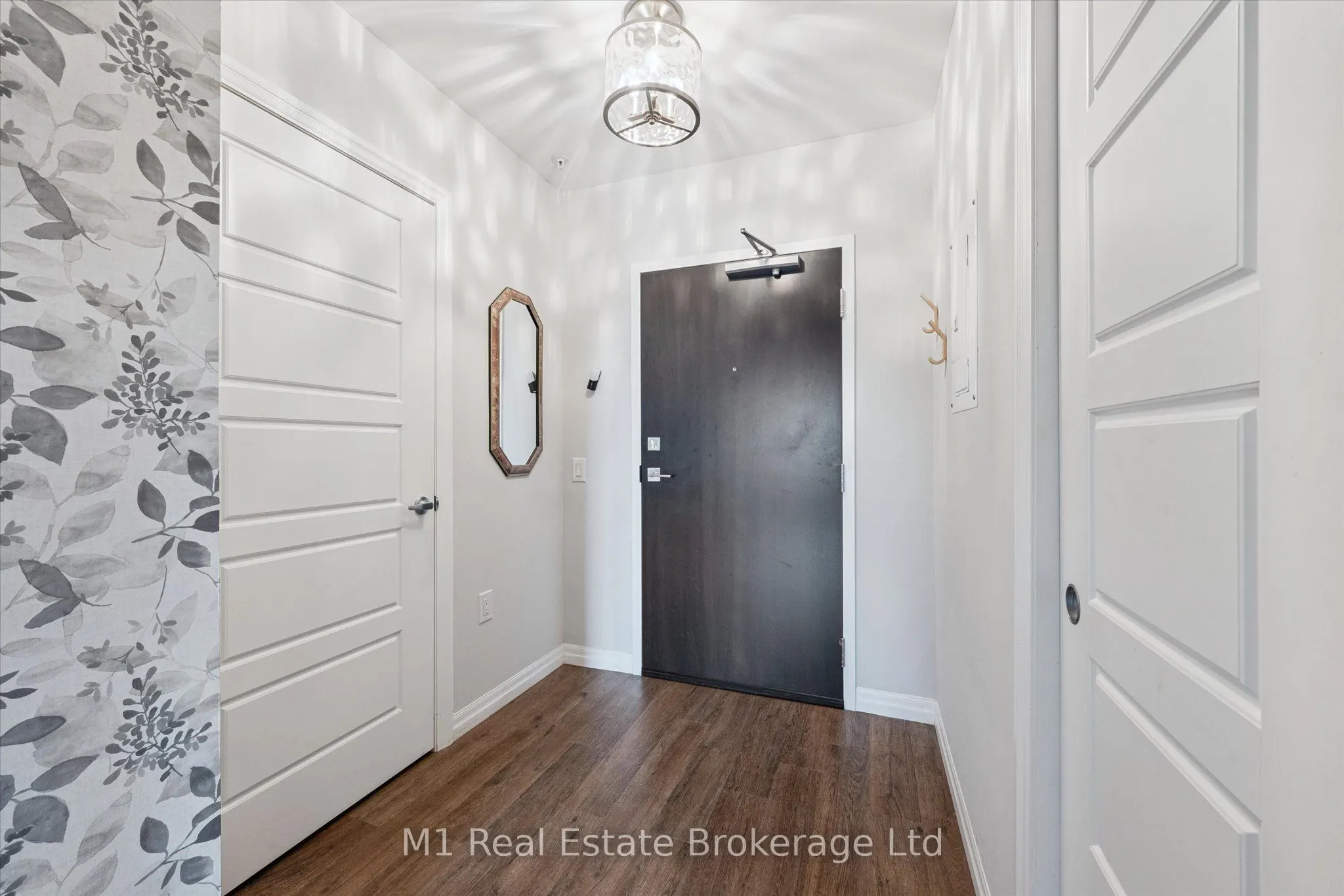 35 Kingsbury Square, #215