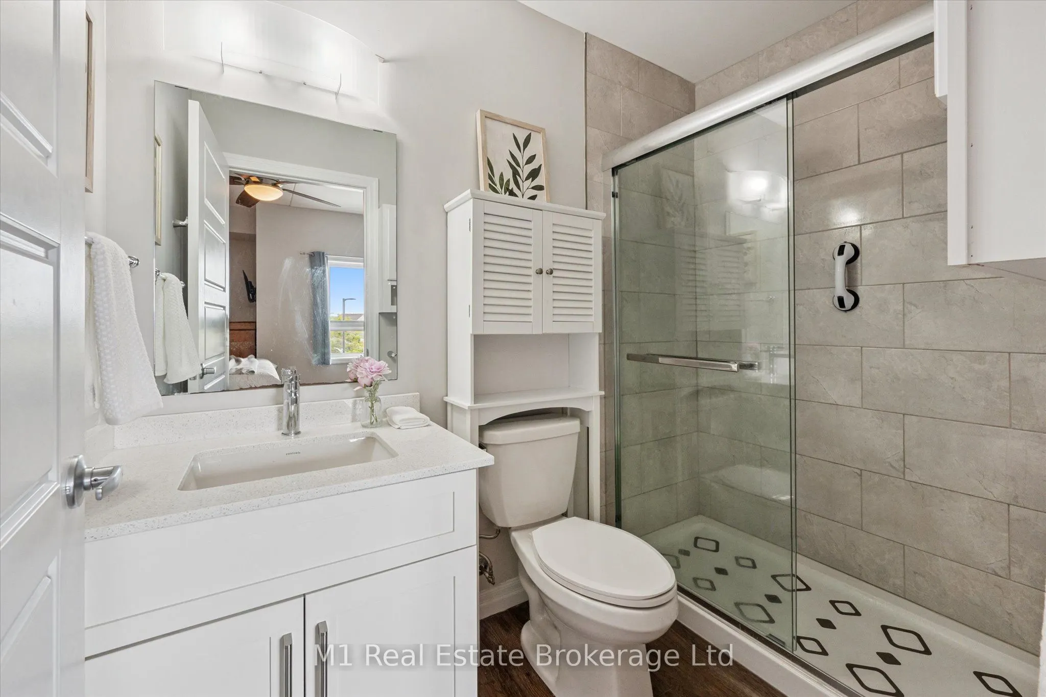 35 Kingsbury Square, #215