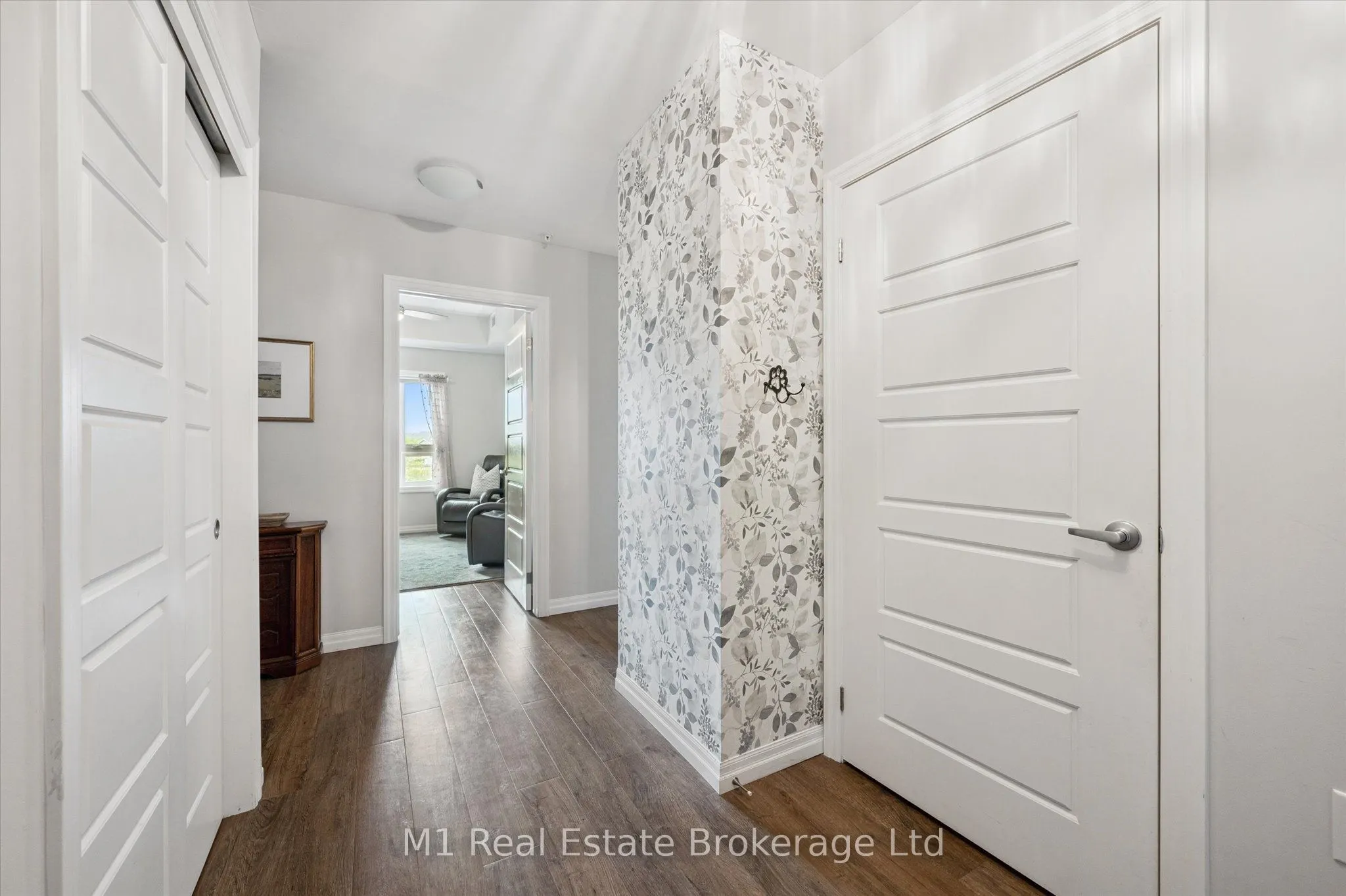 35 Kingsbury Square, #215