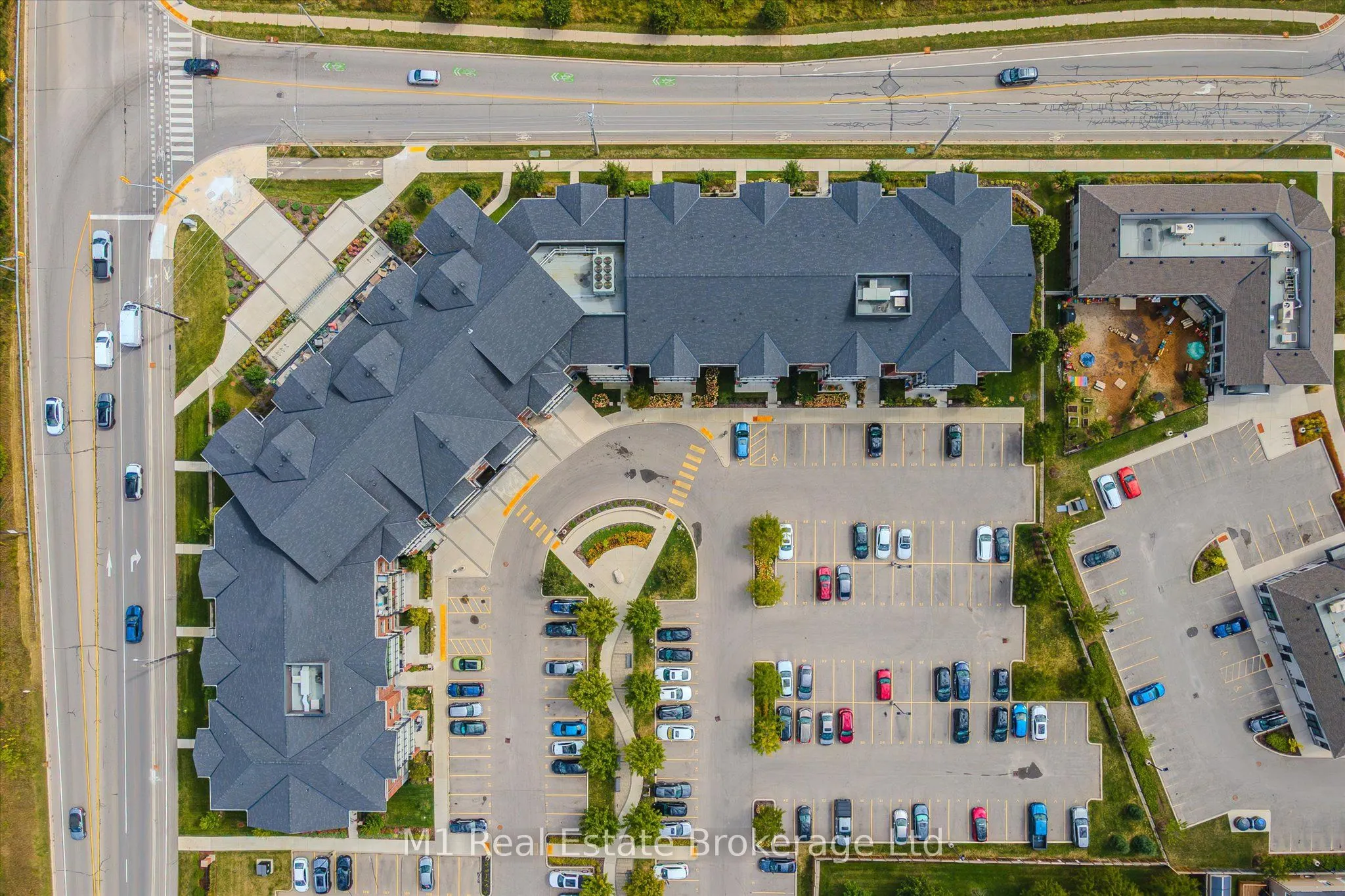 35 Kingsbury Square, #215