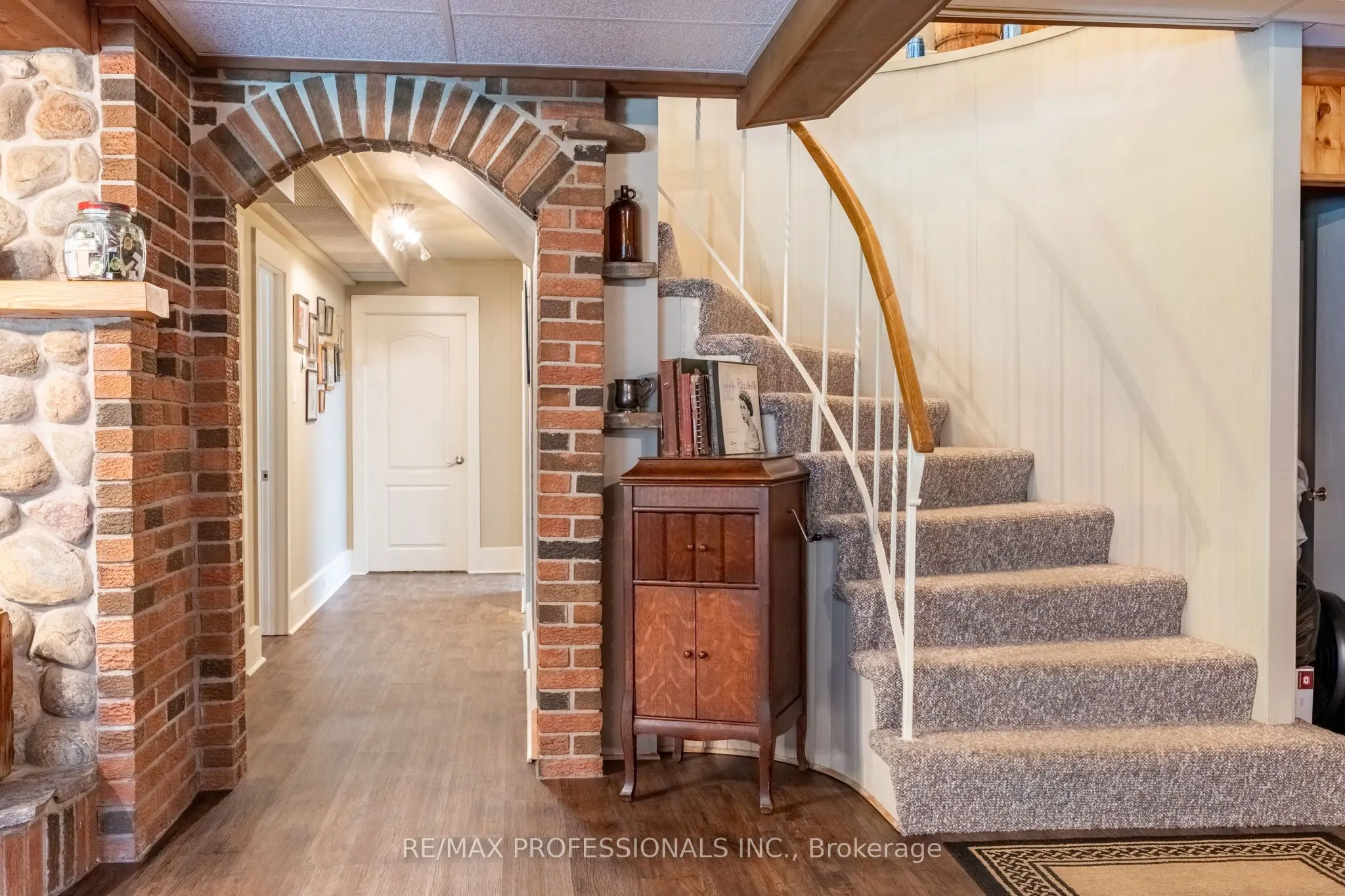 127 South Lancelot Road