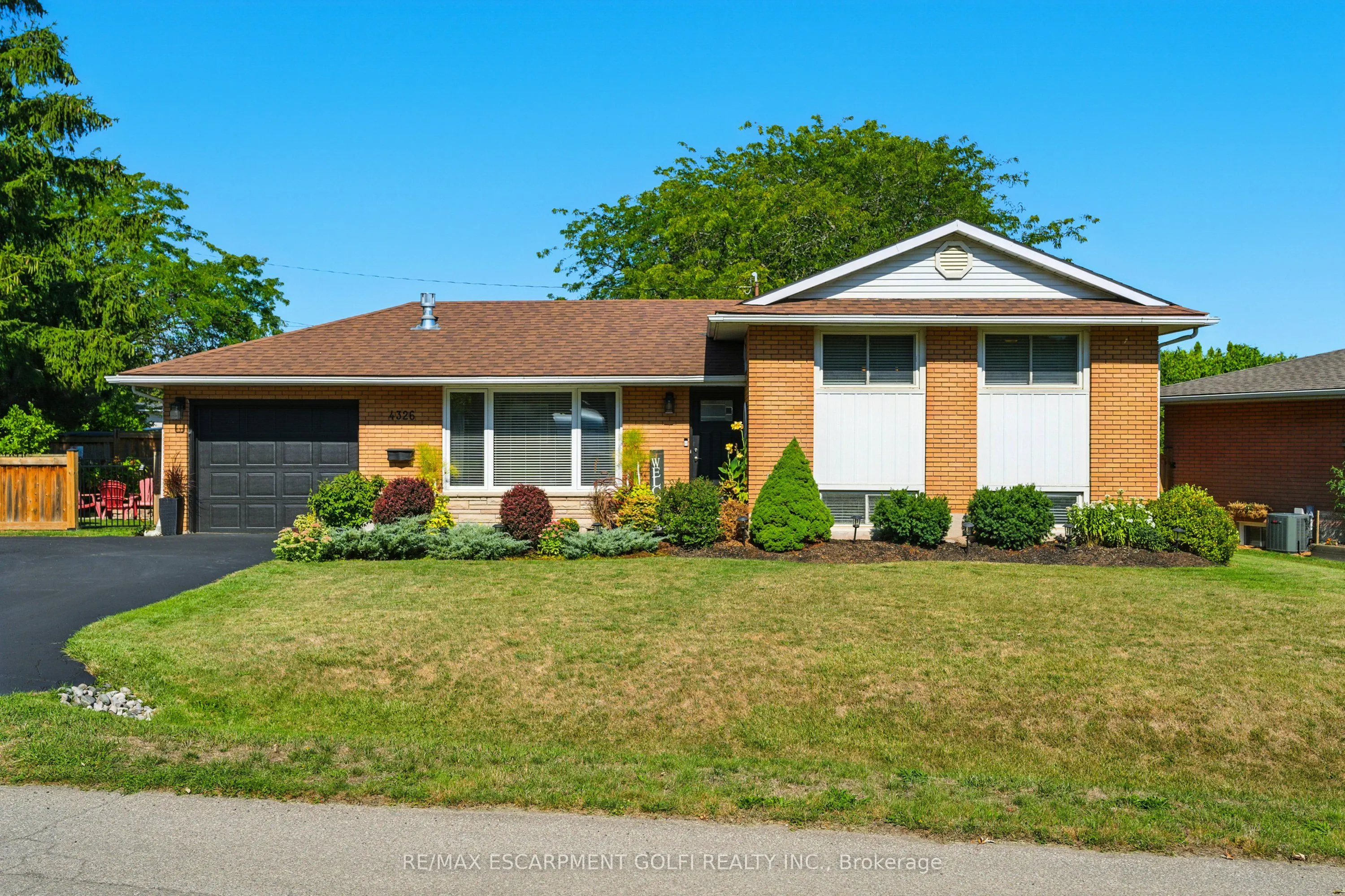 4326 Hillview Drive