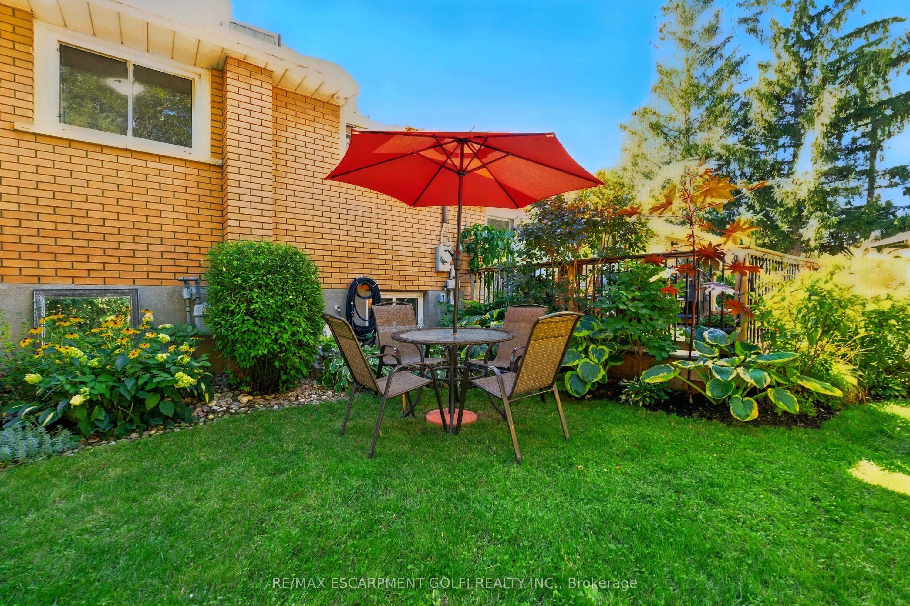 4326 Hillview Drive