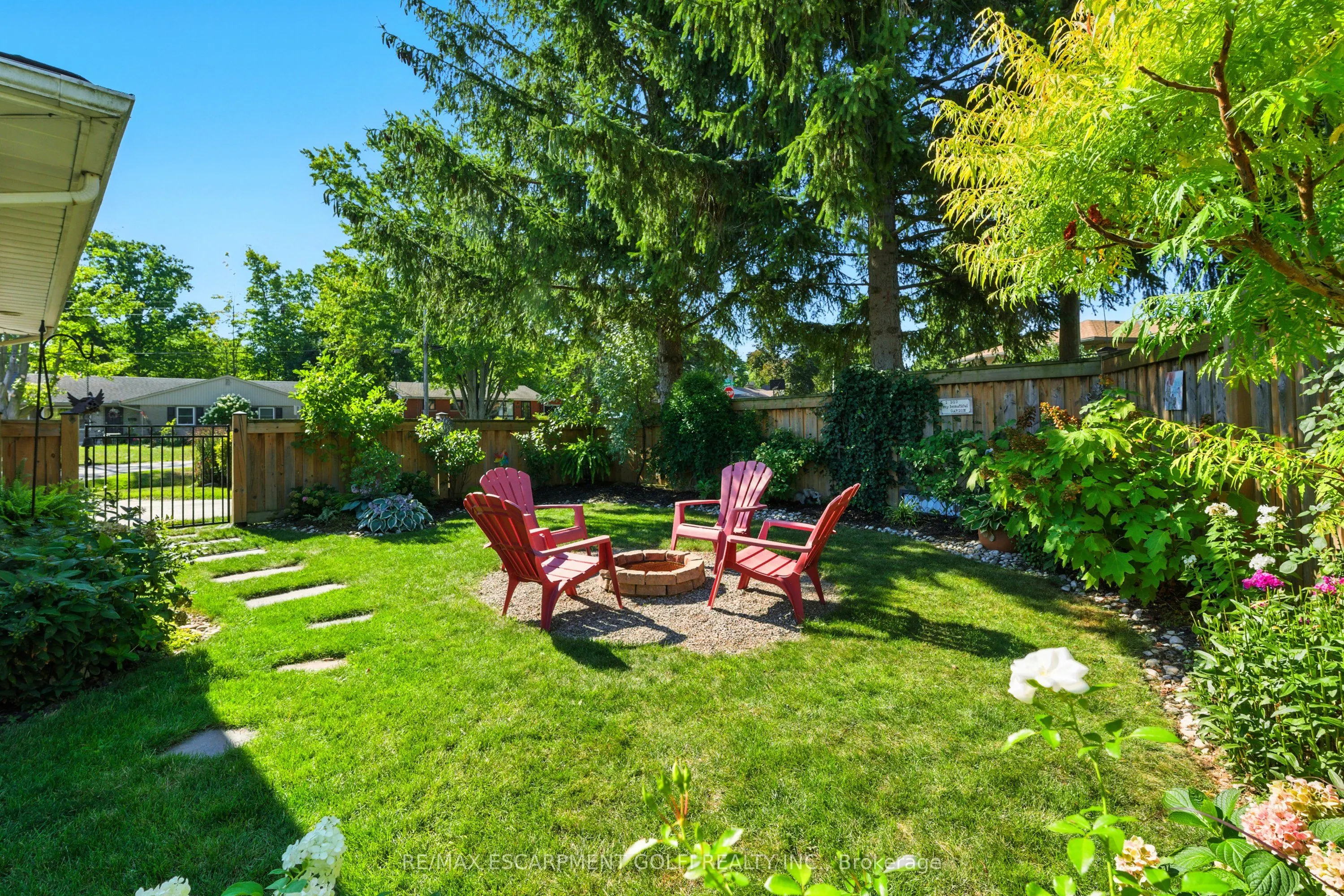 4326 Hillview Drive