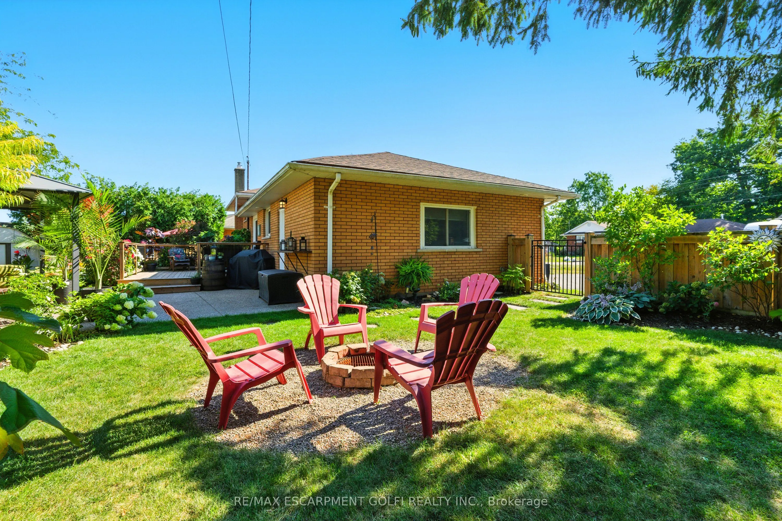 4326 Hillview Drive