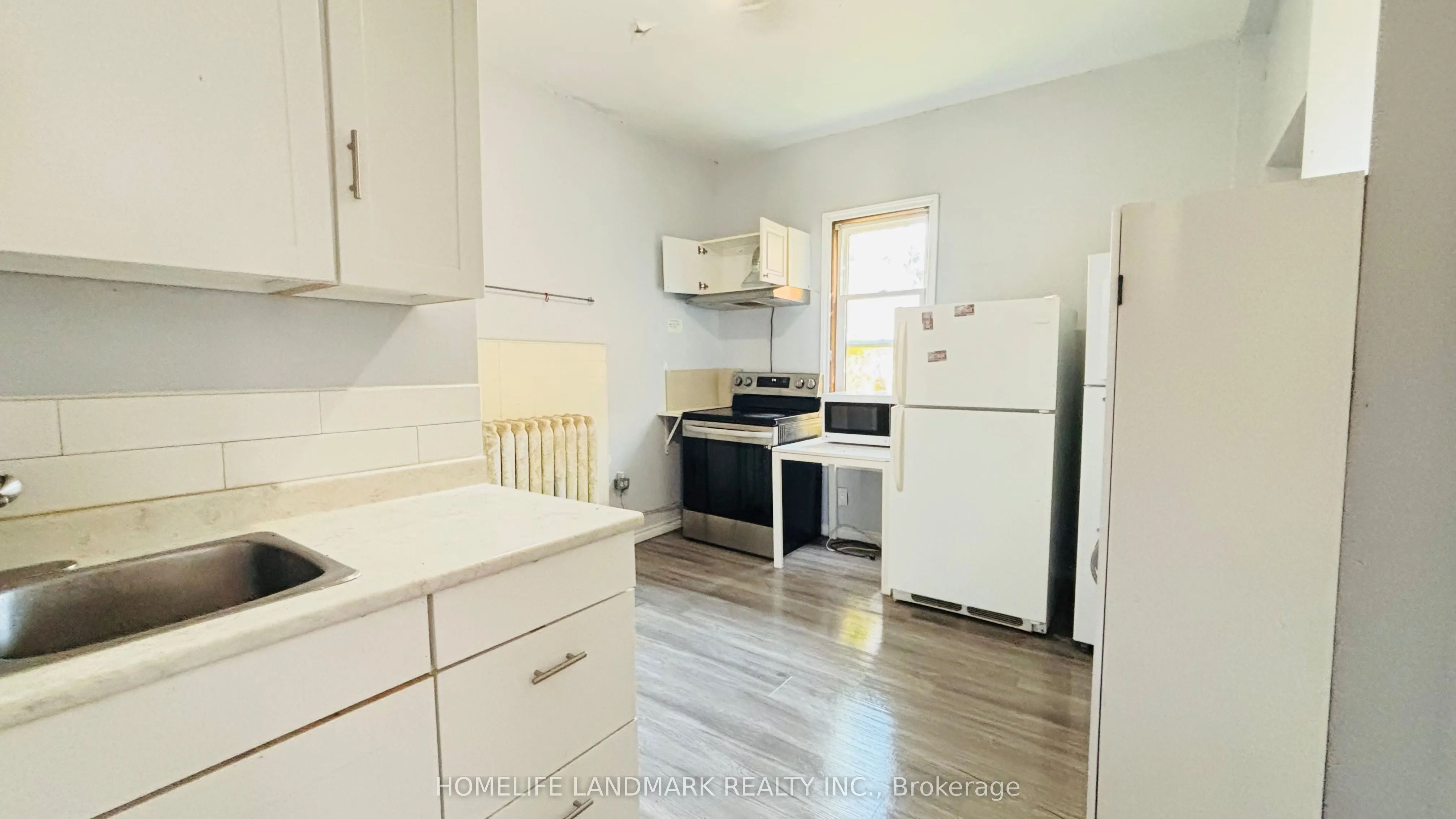 30 Regina Street N