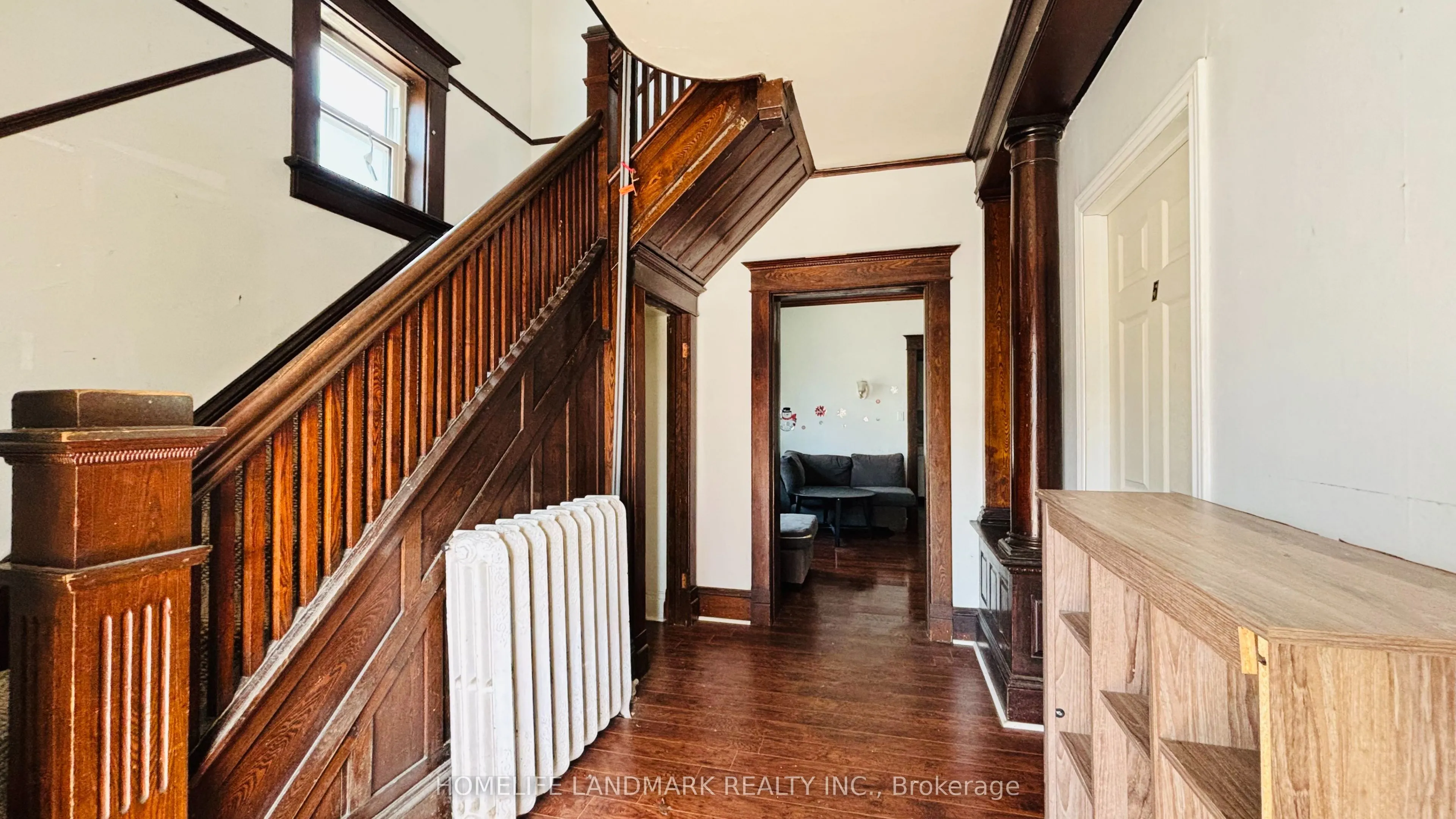 30 Regina Street N