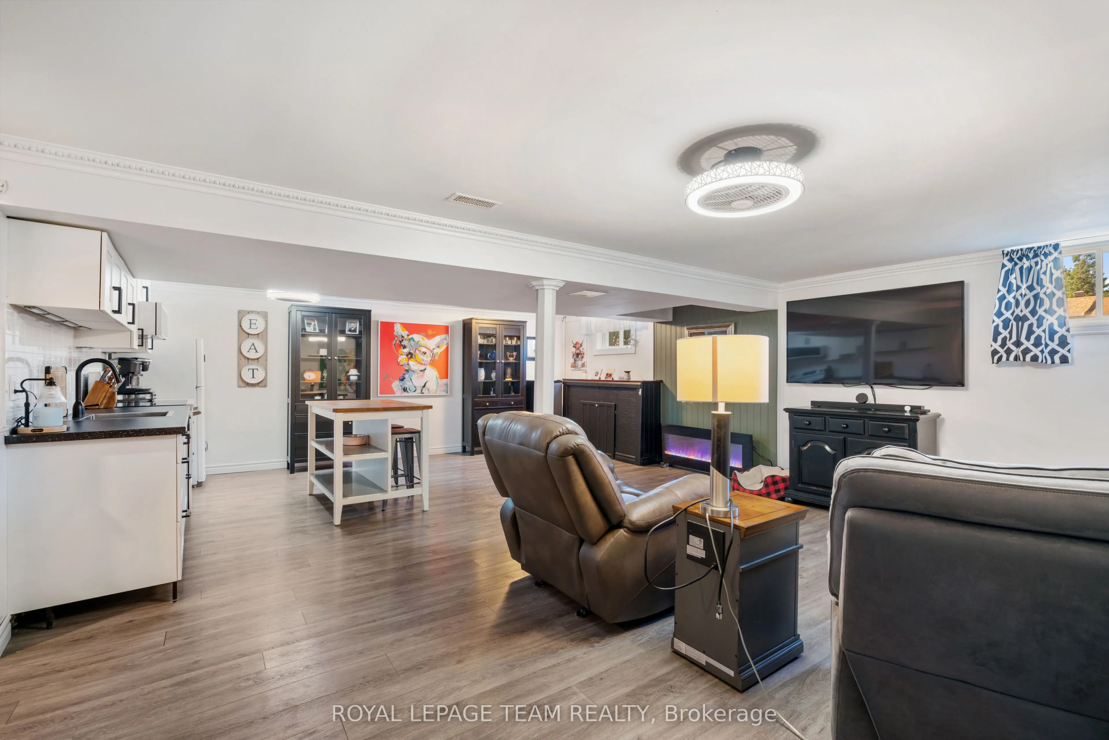 565 Dufferin Street W