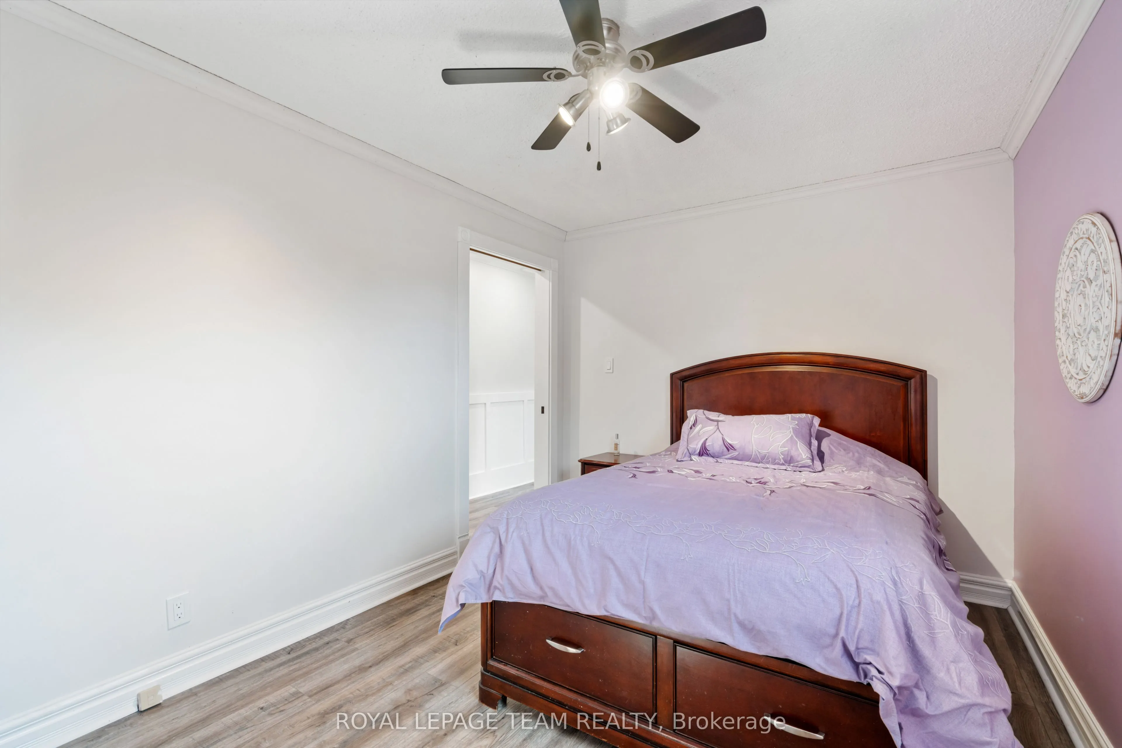 565 Dufferin Street W