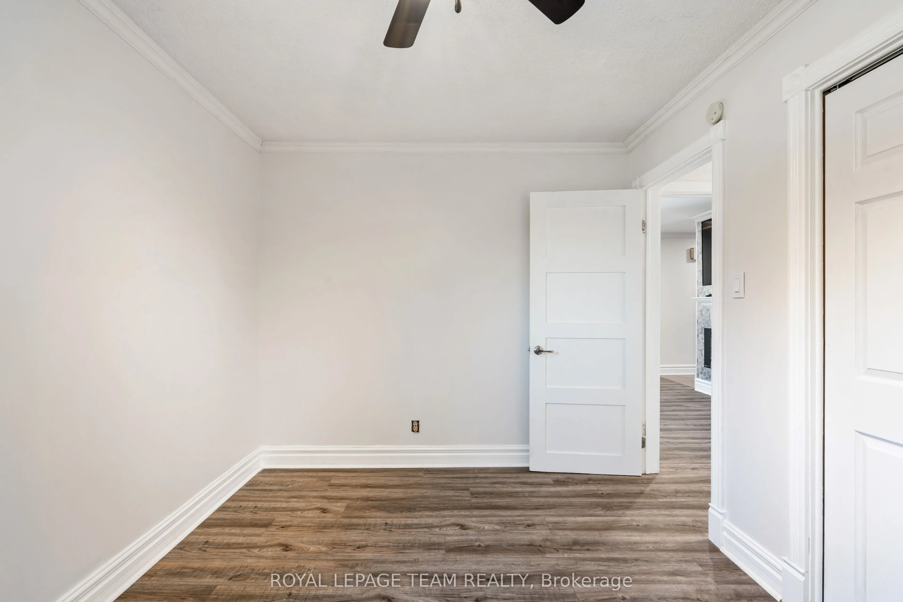 565 Dufferin Street W