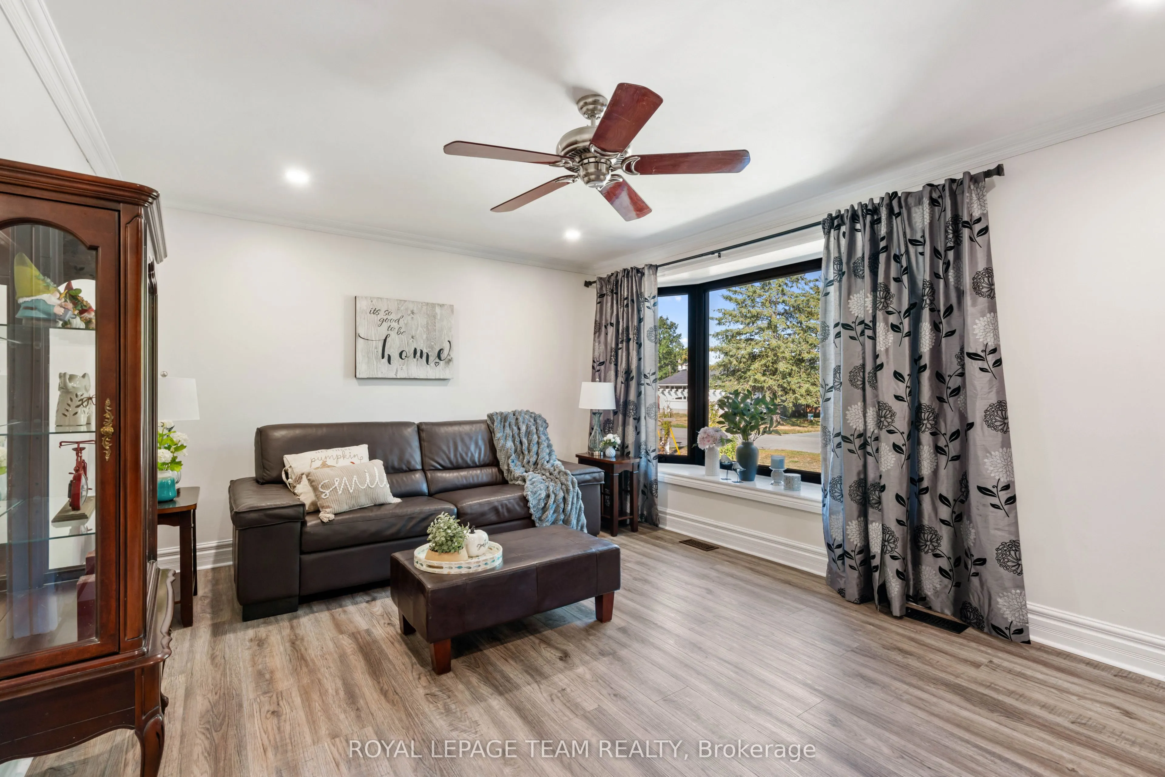 565 Dufferin Street W