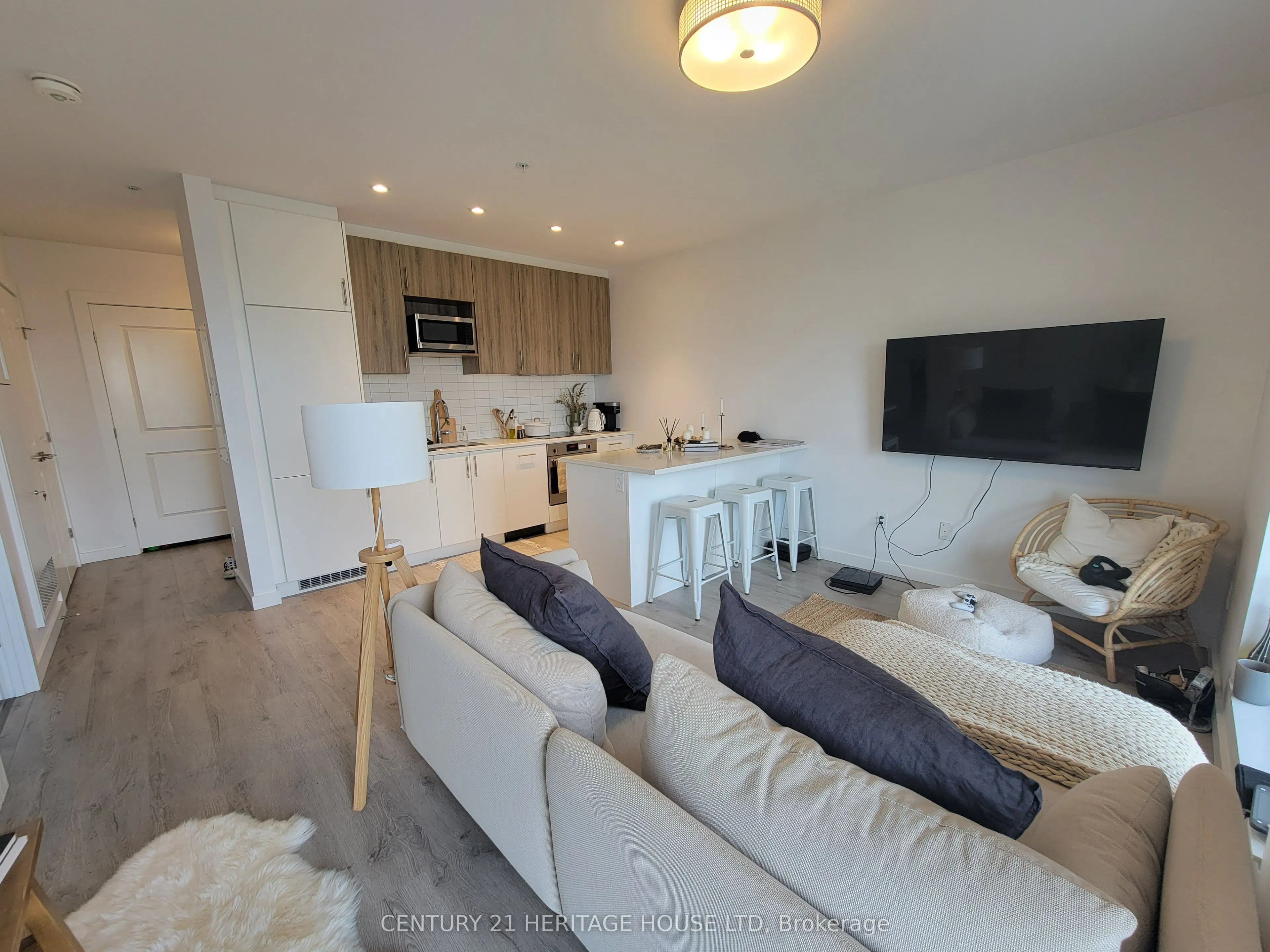 181 King Street S, #1311