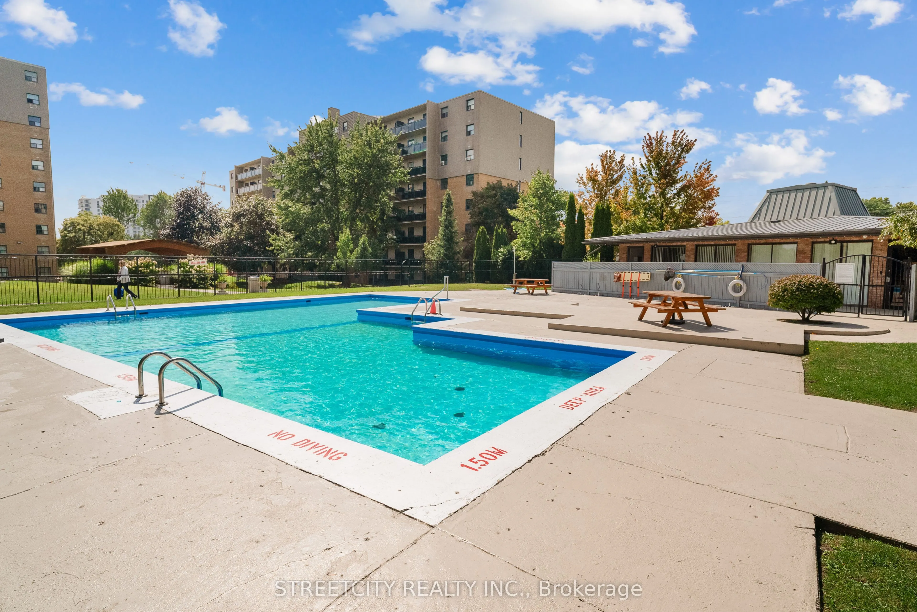 931 Wonderland Road S, #504