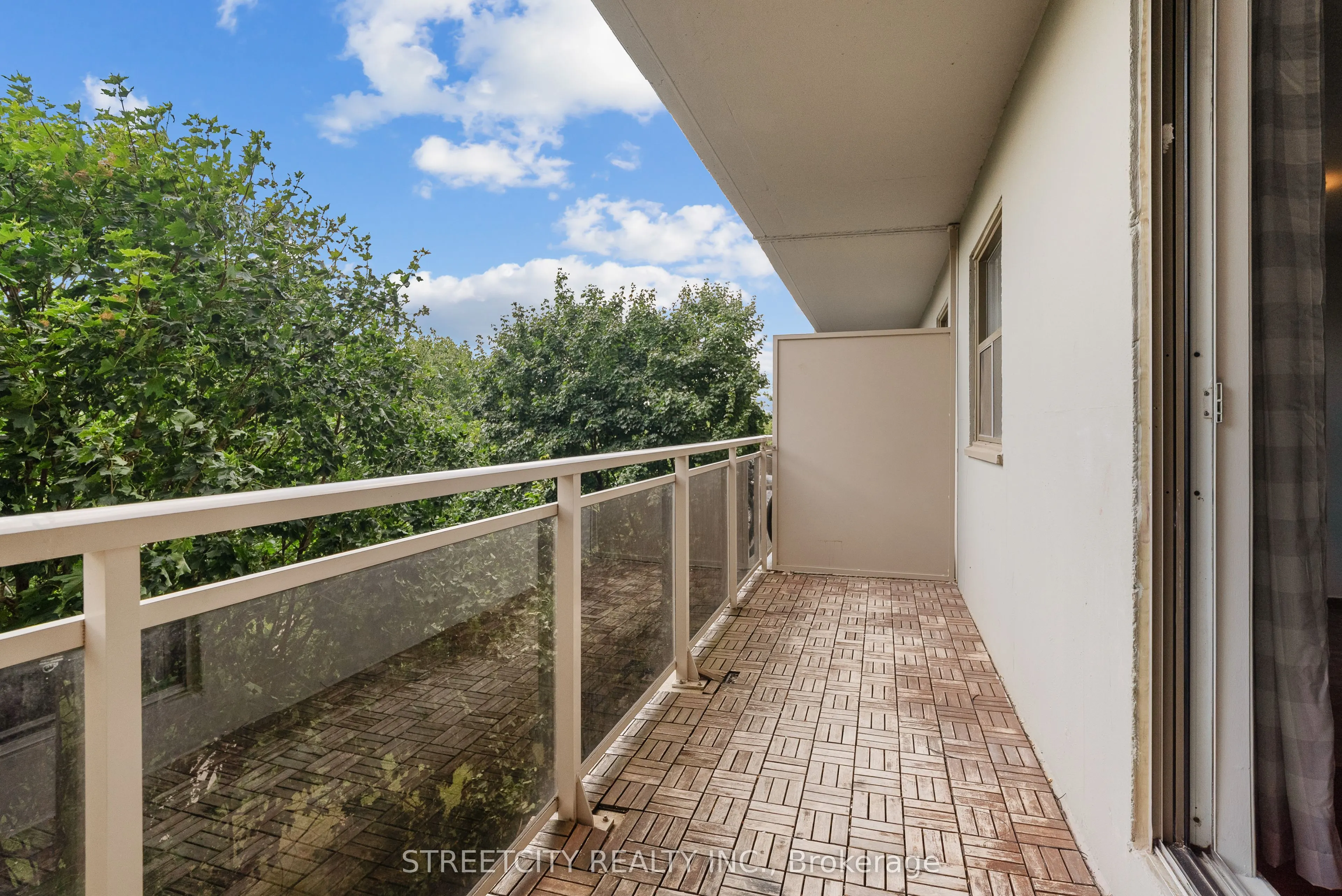 931 Wonderland Road S, #504