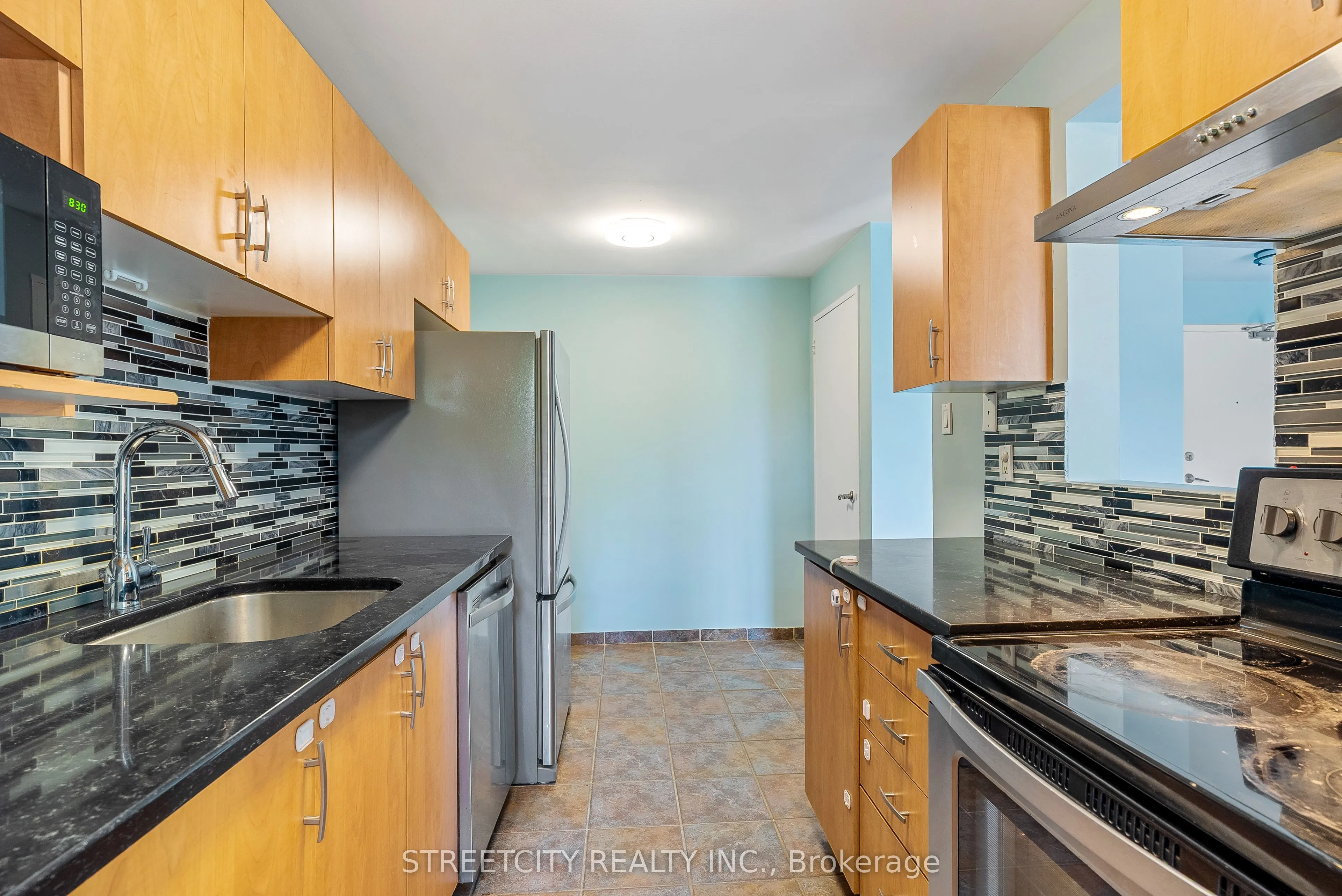 931 Wonderland Road S, #504