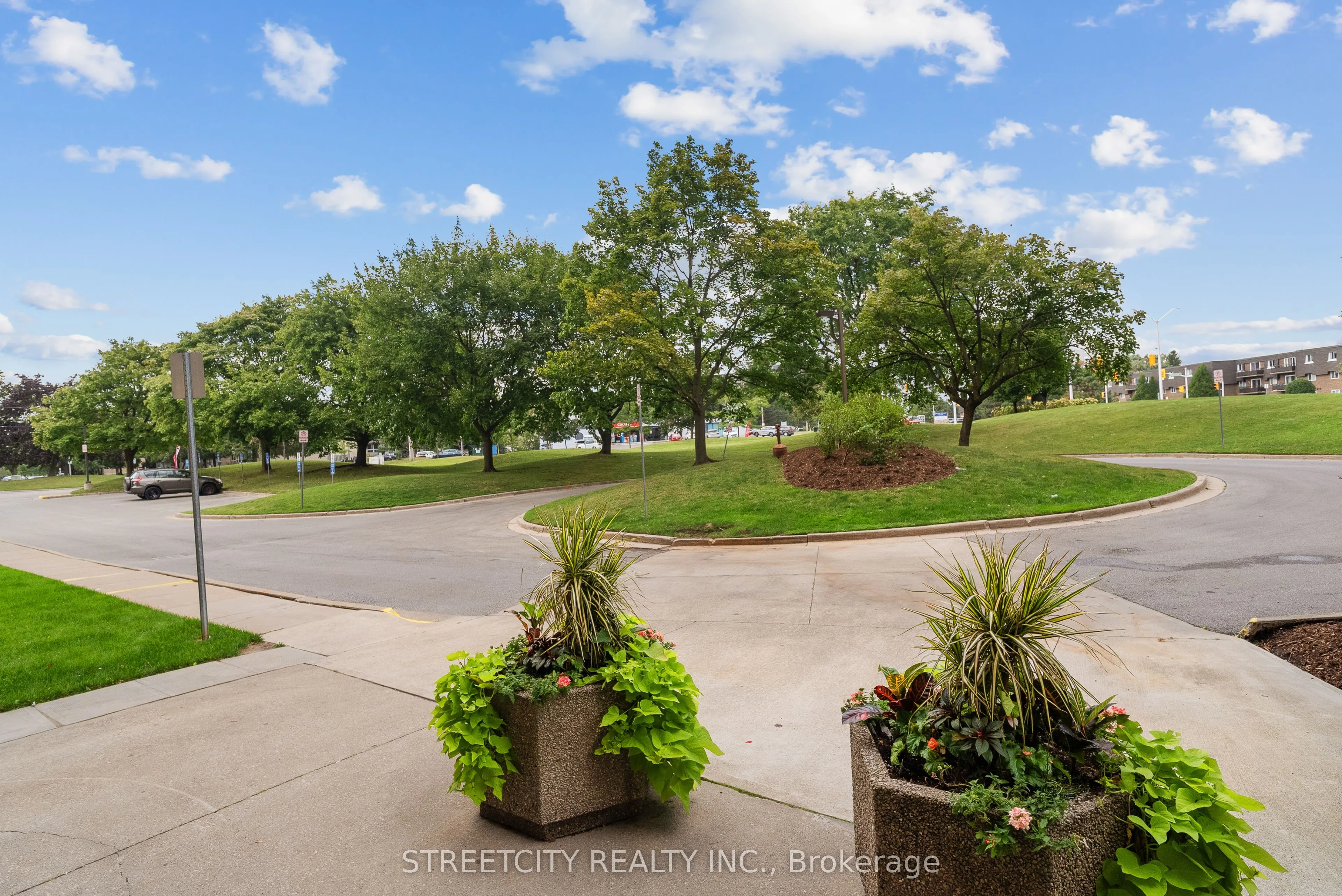 931 Wonderland Road S, #504
