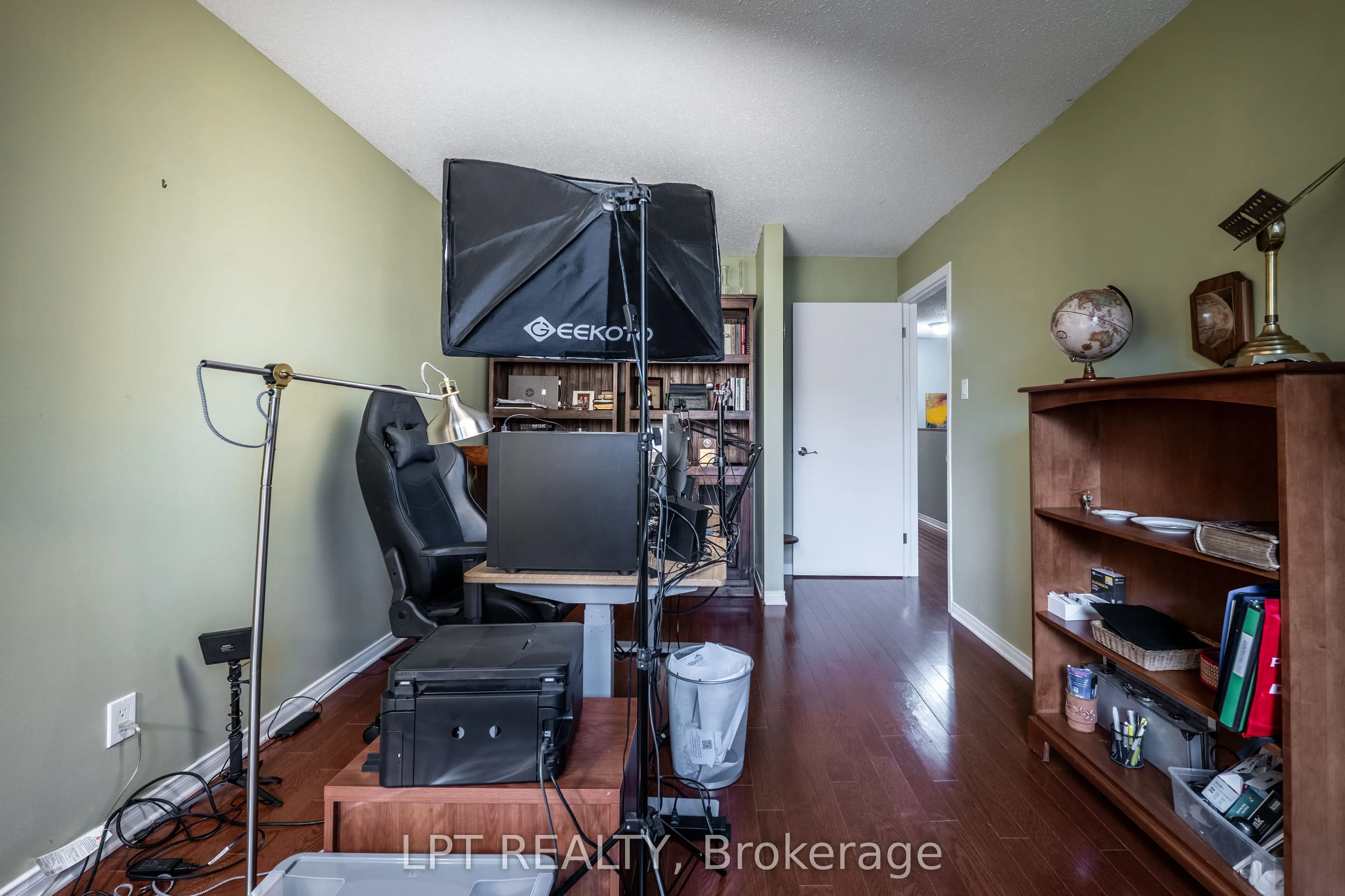 491 Valade Crescent, #33