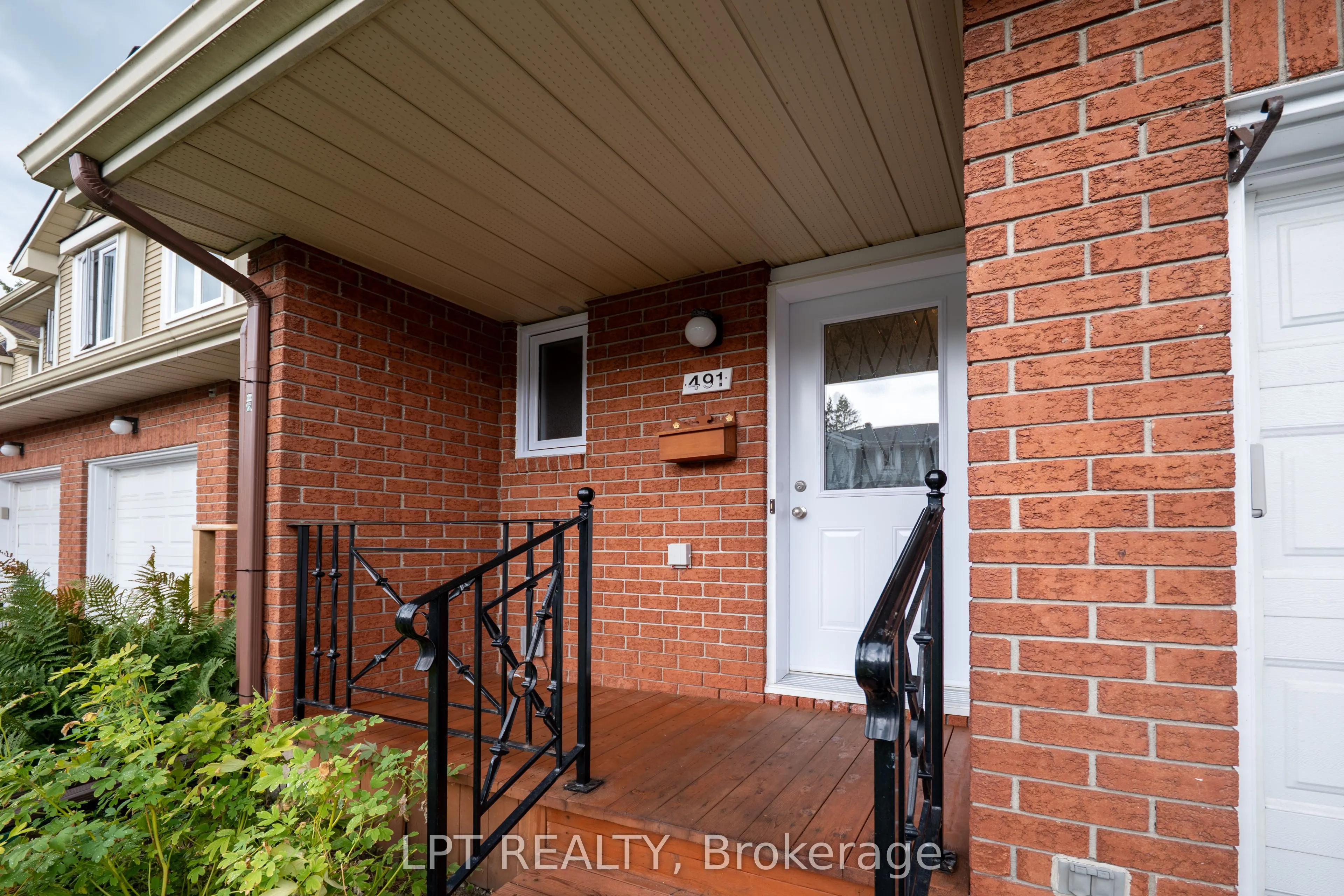 491 Valade Crescent, #33