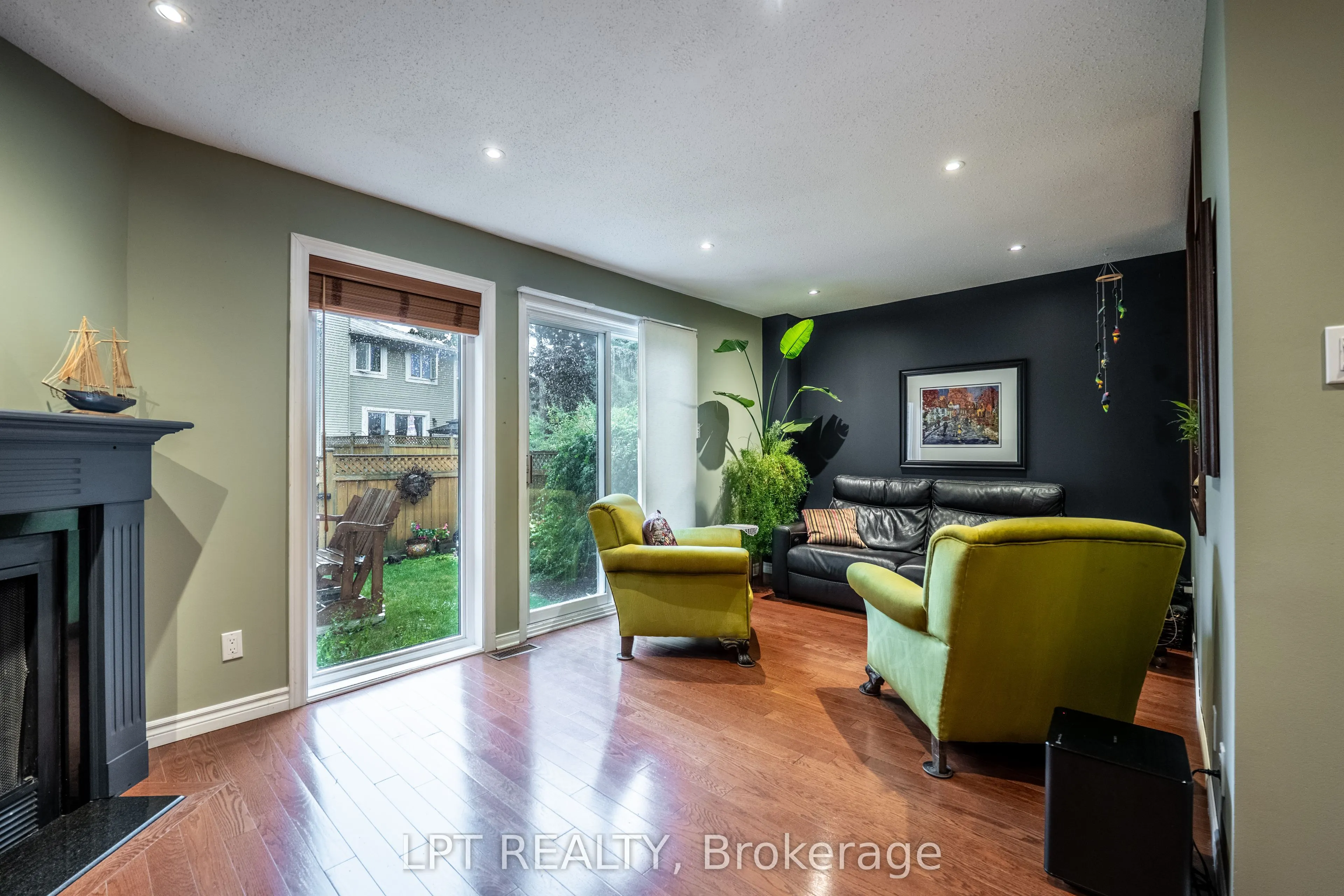 491 Valade Crescent, #33
